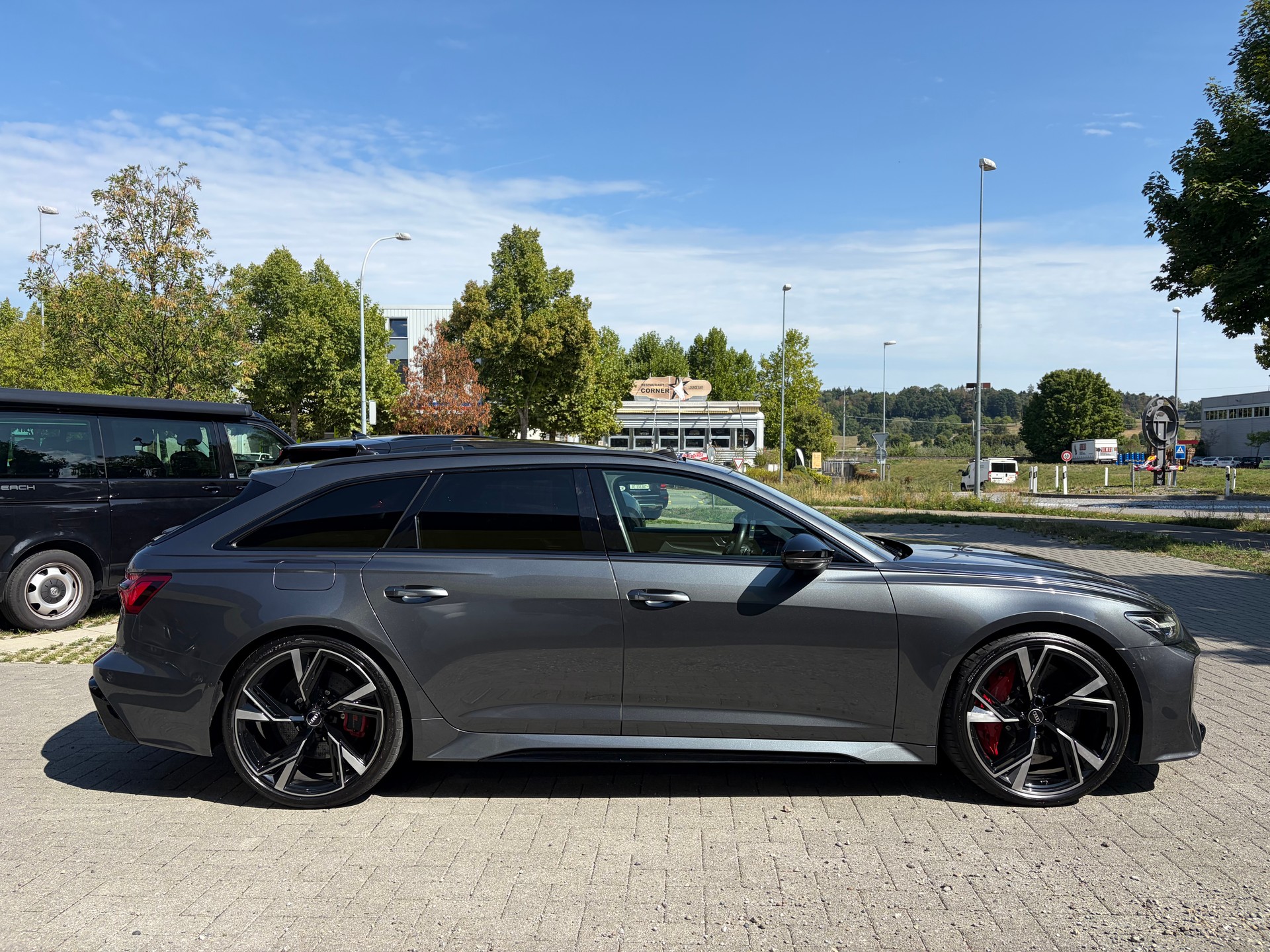 AUDI RS6 Avant 4.0 TFSI V8 quattro-image-3