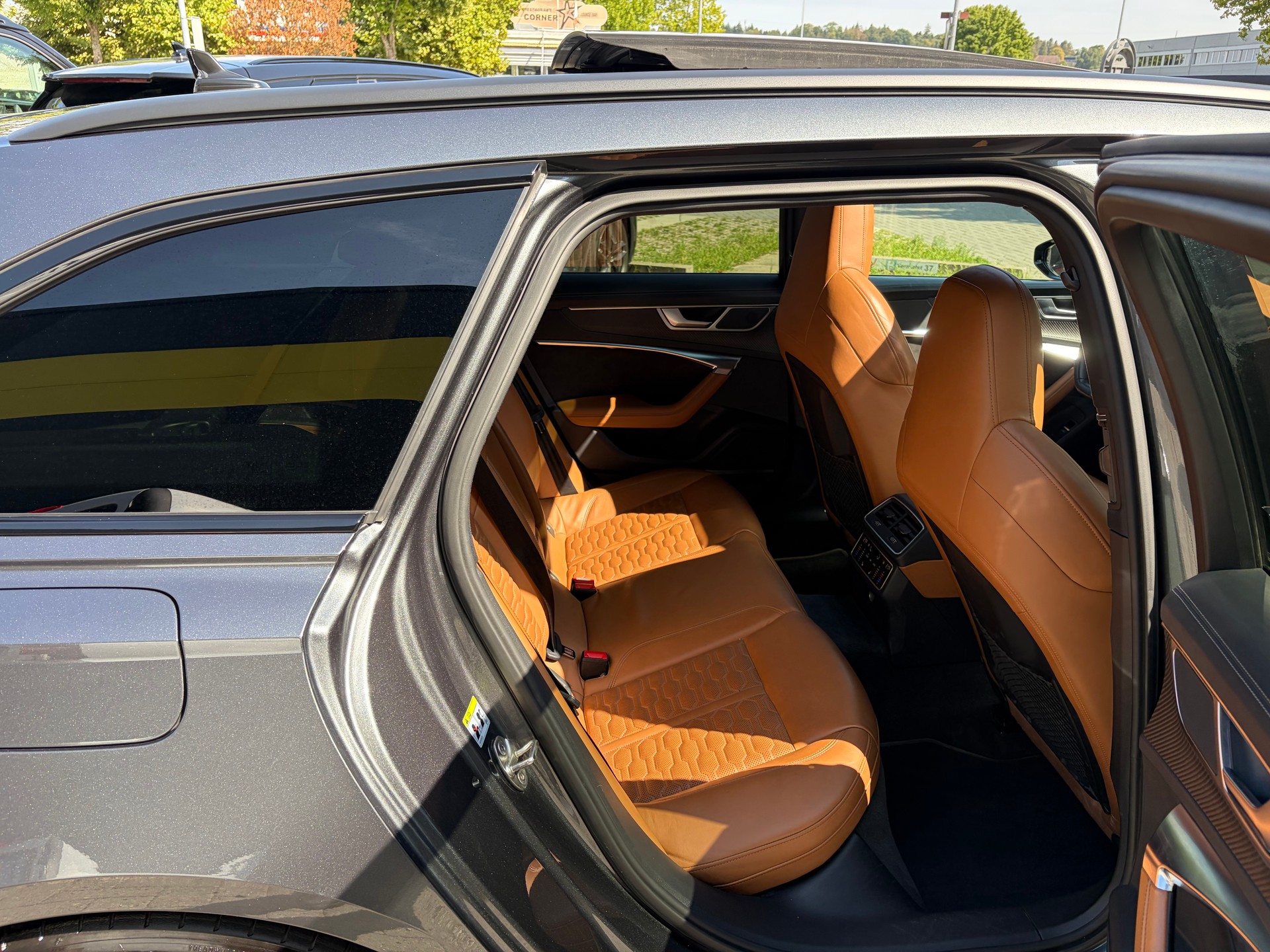 AUDI RS6 Avant 4.0 TFSI V8 quattro-image-11