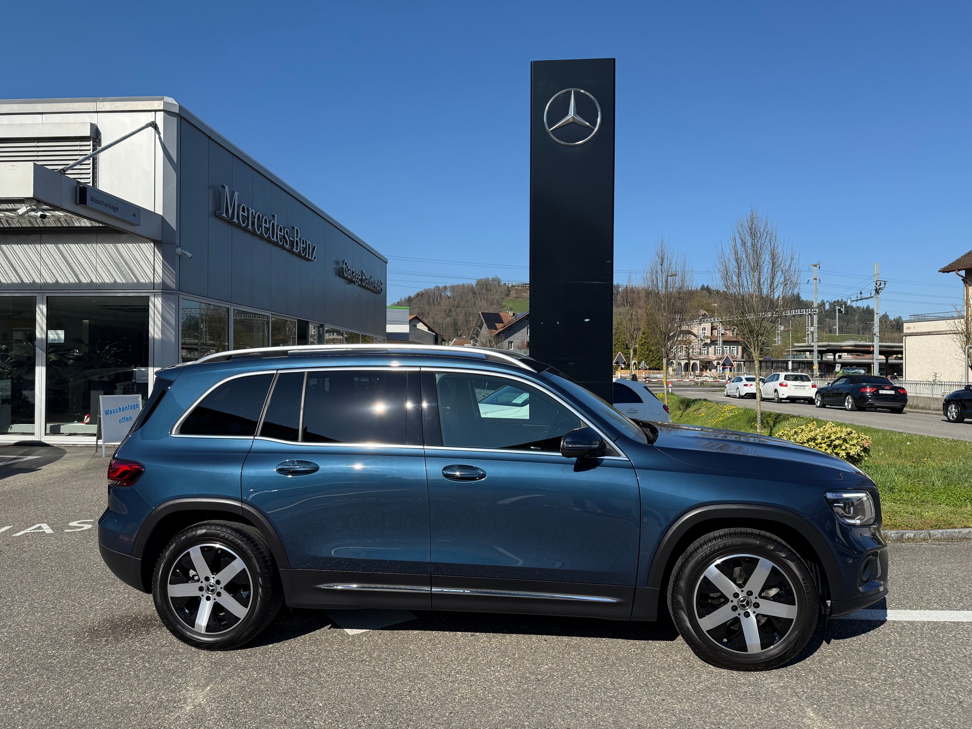 MERCEDES-BENZ GLB 200 Progressive 4matic-image-8