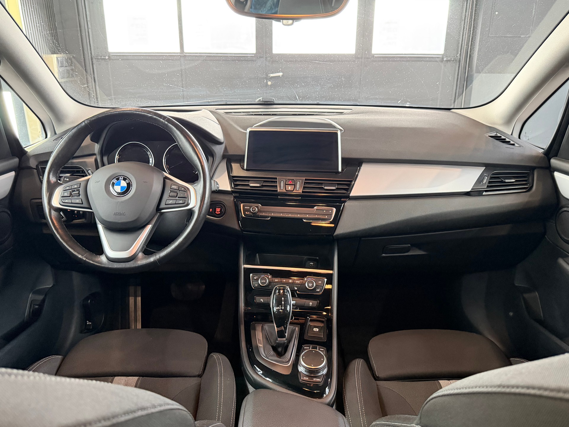 BMW 220d xDrive Gran Tourer Steptronic-image-12