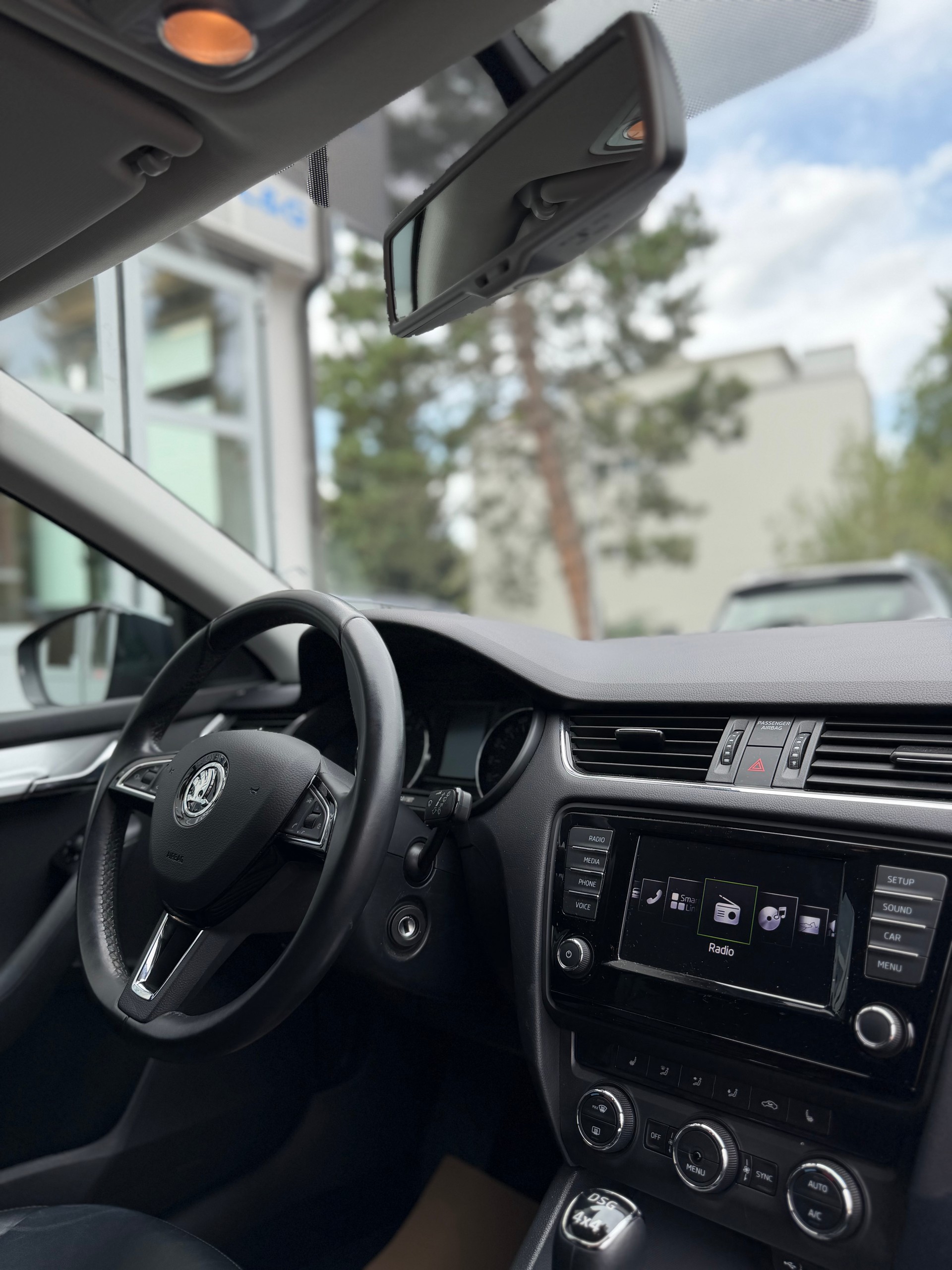 SKODA Octavia Combi 1.8 TSI Style 4x4 DSG-image-5