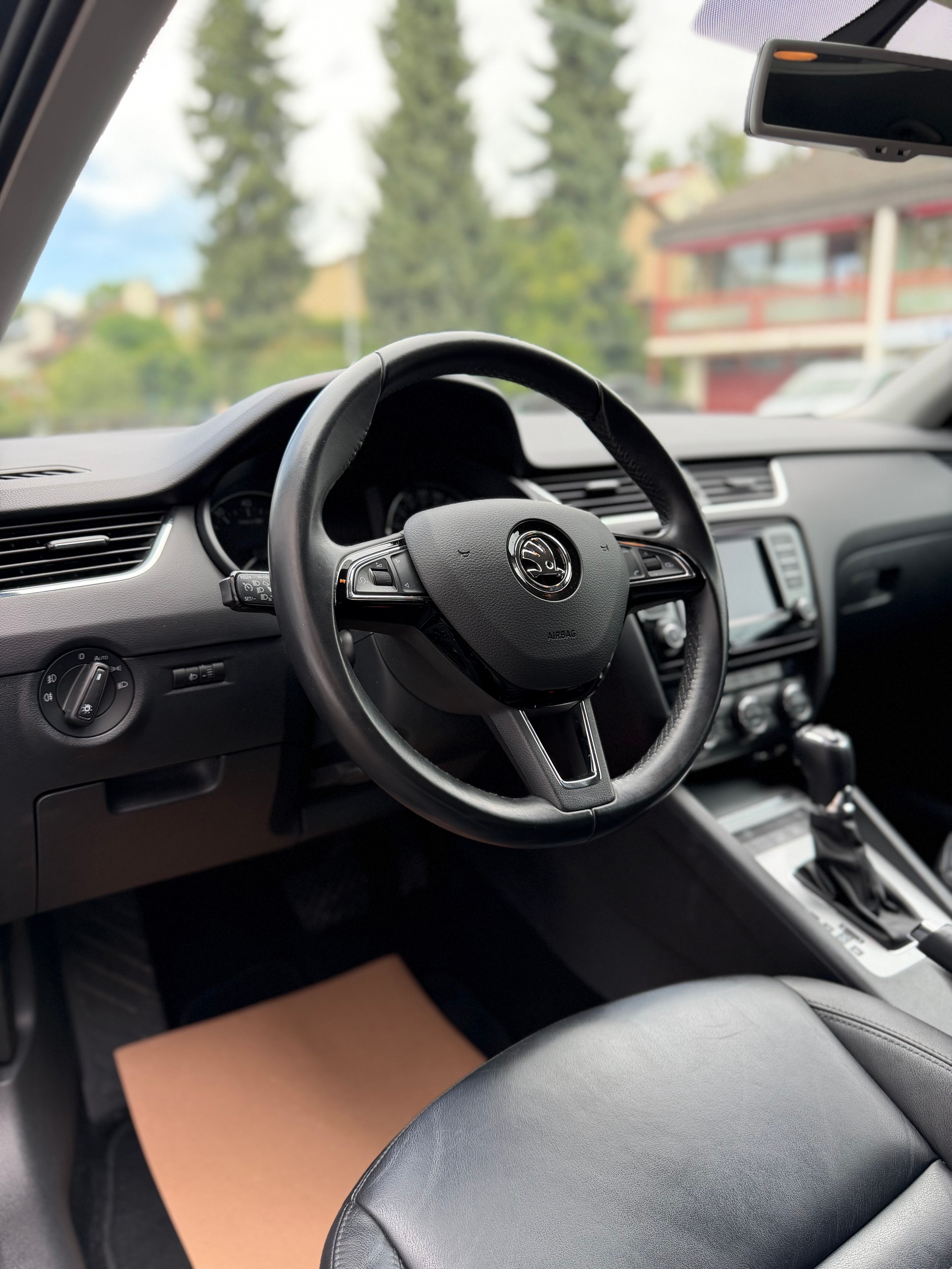 SKODA Octavia Combi 1.8 TSI Style 4x4 DSG-image-4