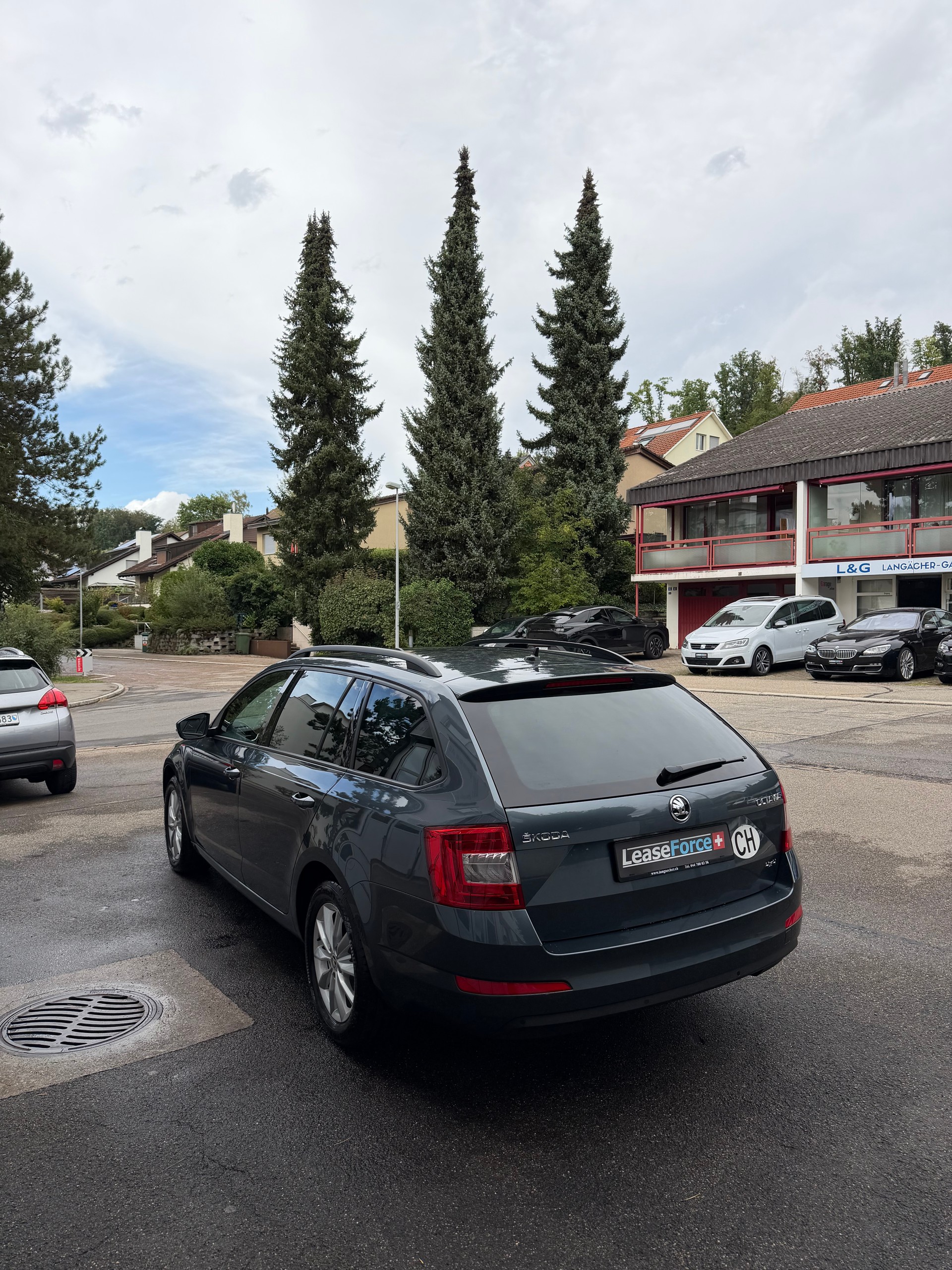 SKODA Octavia Combi 1.8 TSI Style 4x4 DSG-image-3