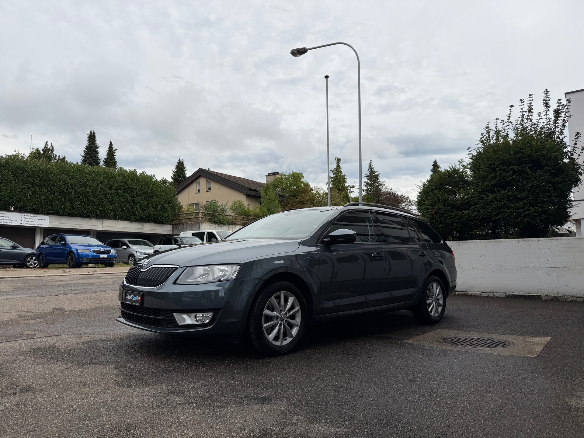 SKODA Octavia Combi 1.8 TSI Style 4x4 DSG-image-2