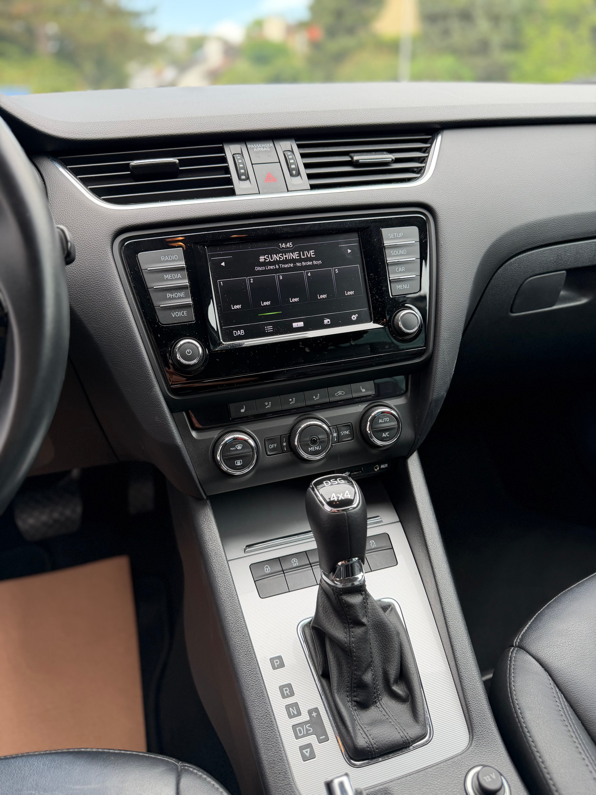 SKODA Octavia Combi 1.8 TSI Style 4x4 DSG-image-9
