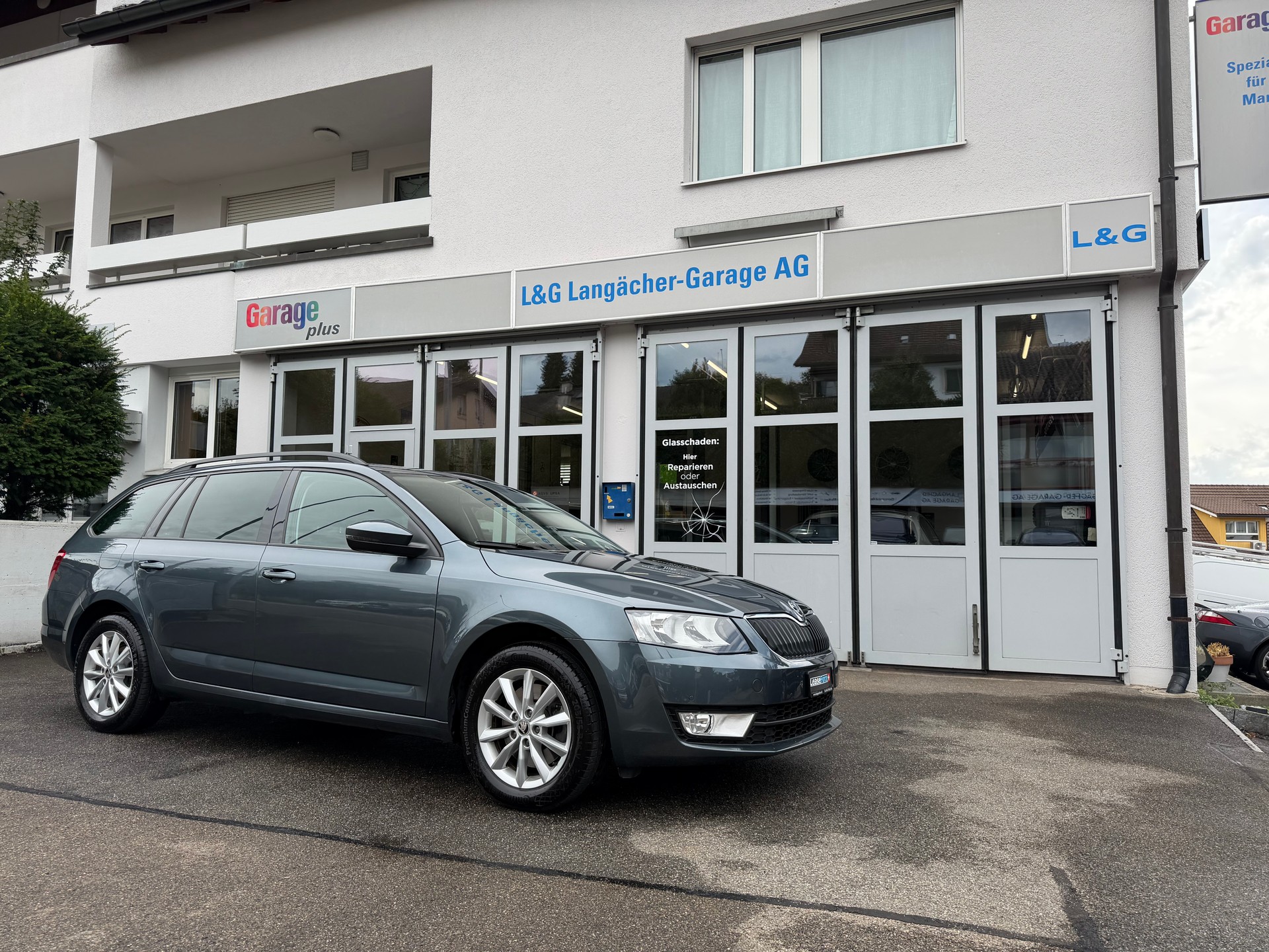 SKODA Octavia Combi 1.8 TSI Style 4x4 DSG-image-1