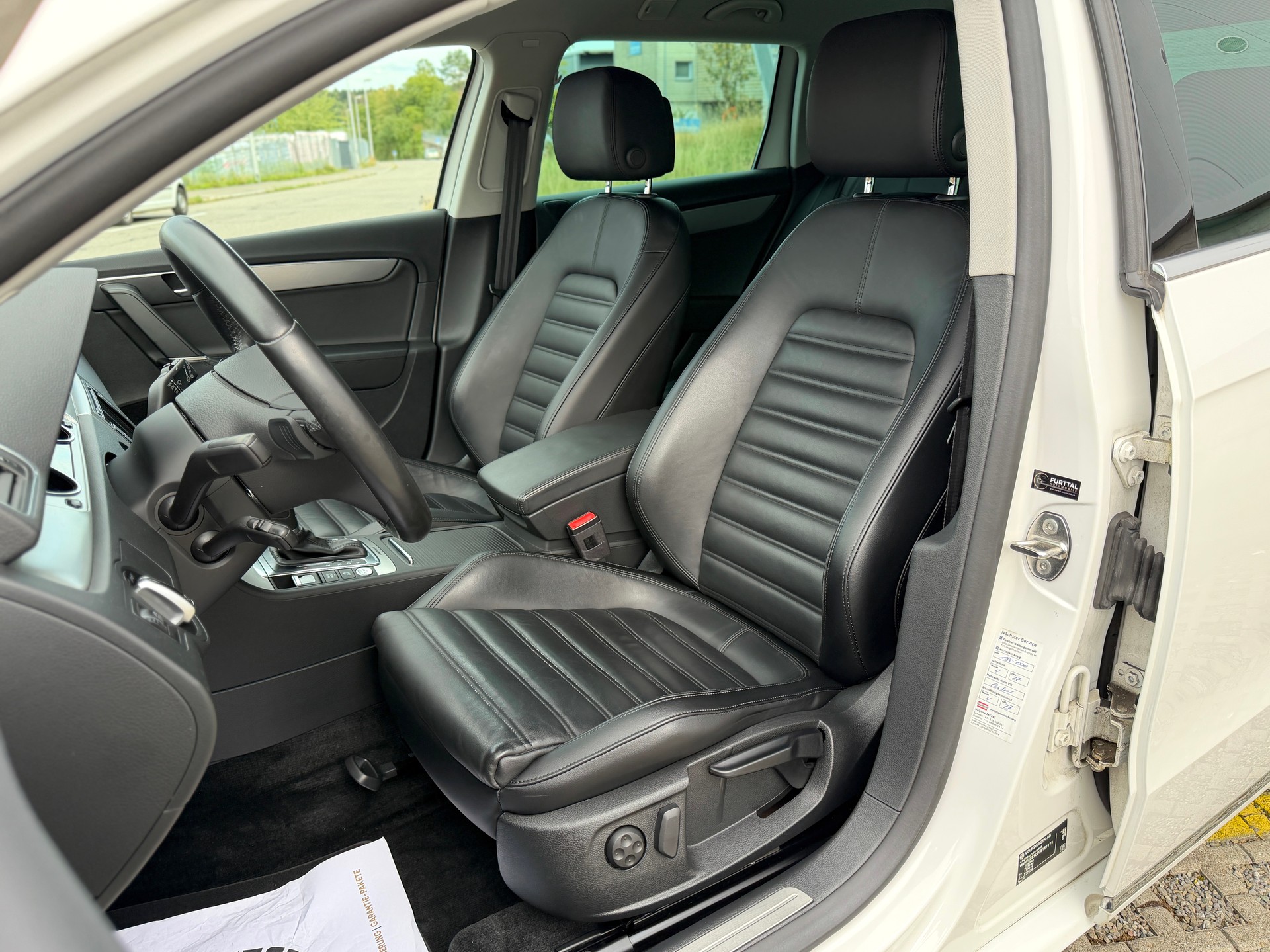 VW Passat Variant 2.0 TDI BMT Highline 4MDSG-image-16