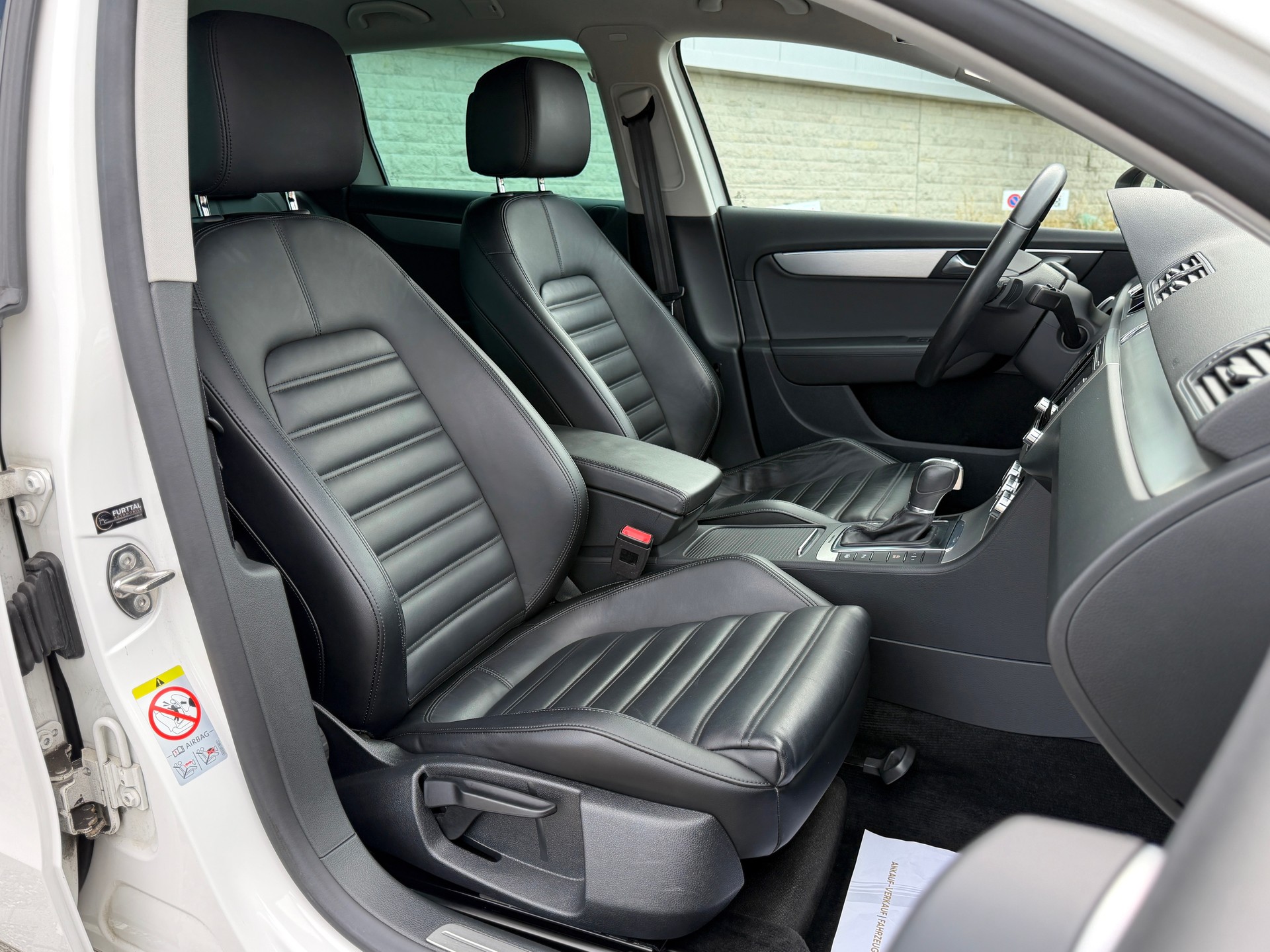 VW Passat Variant 2.0 TDI BMT Highline 4MDSG-image-18