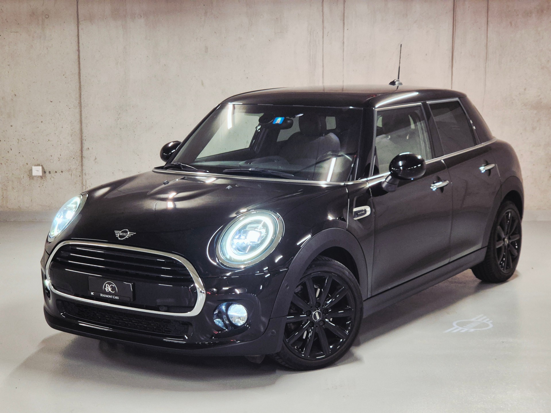 MINI Cooper Blackyard "Full Black" Steptronic DKG-image-2