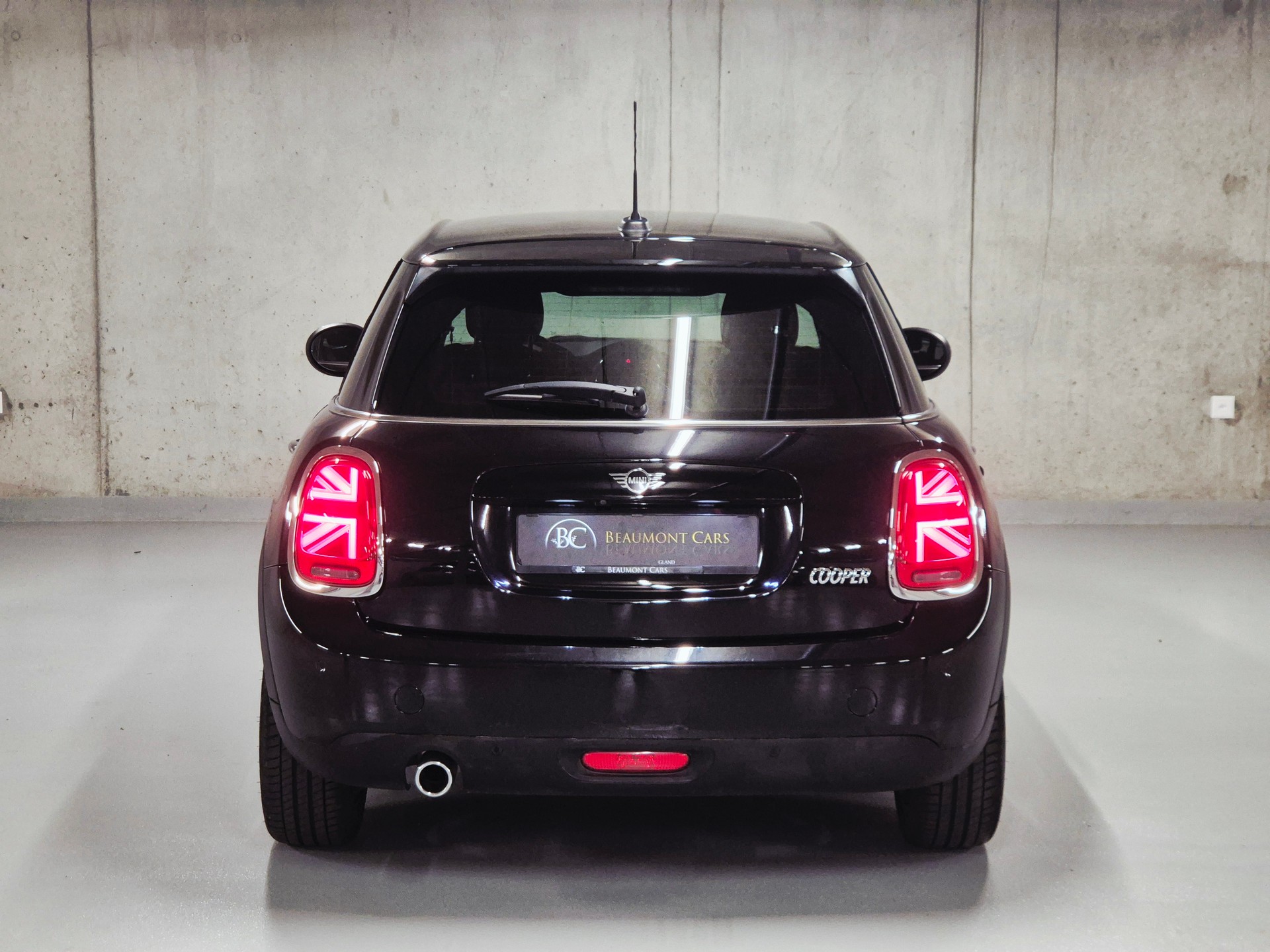 MINI Cooper Blackyard "Full Black" Steptronic DKG-image-6