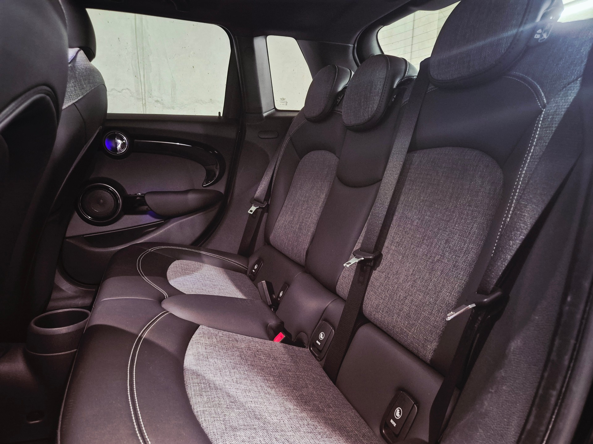 MINI Cooper Blackyard "Full Black" Steptronic DKG-image-11
