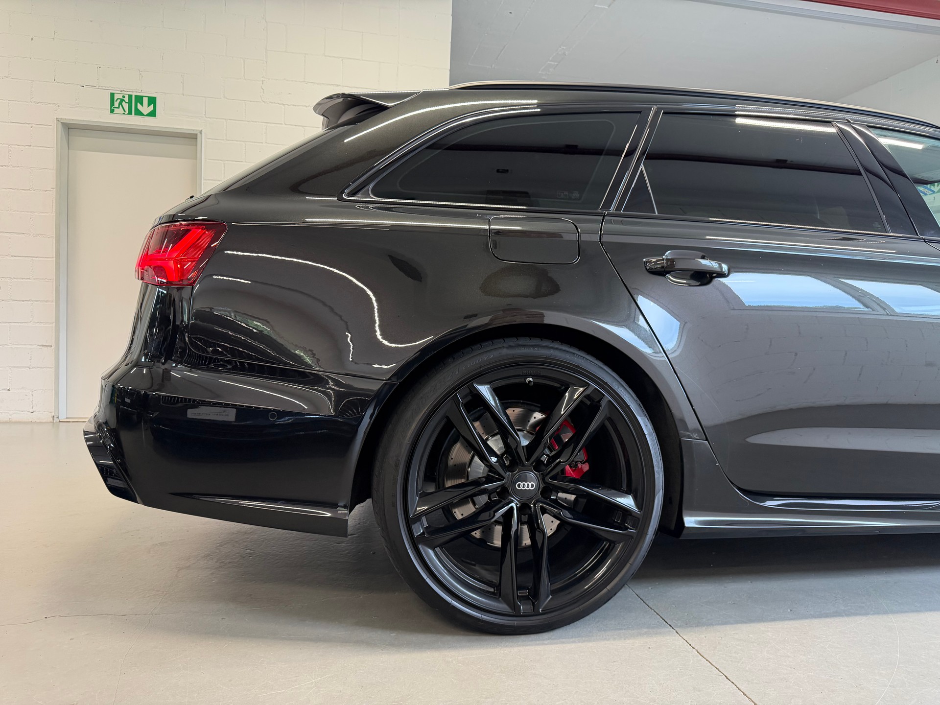 AUDI RS6 Avant 4.0 TFSI V8 performance quattro-image-7
