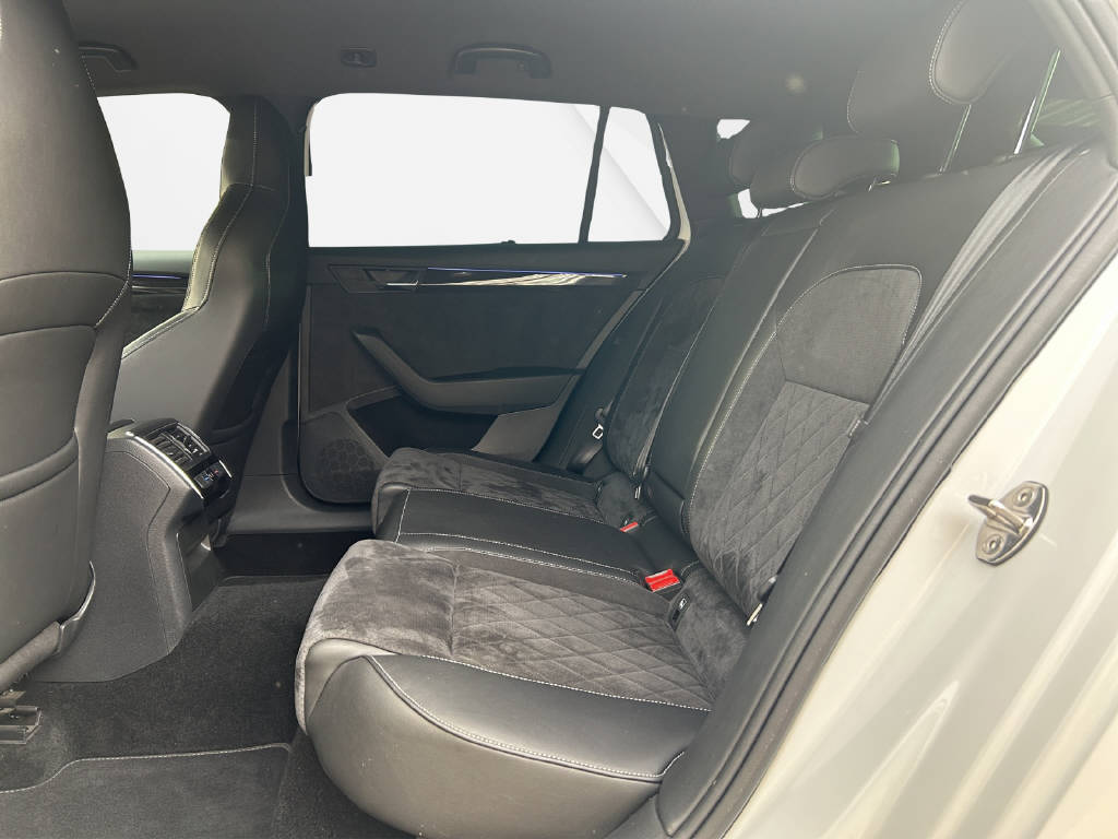 SKODA Superb Combi 2.0 TSI 280 SportLine+ 4x4 DSG-image-7