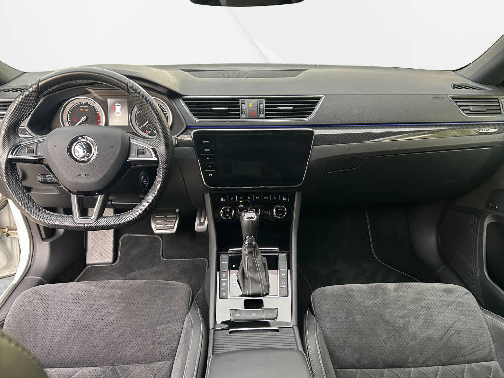 SKODA Superb Combi 2.0 TSI 280 SportLine+ 4x4 DSG-image-6