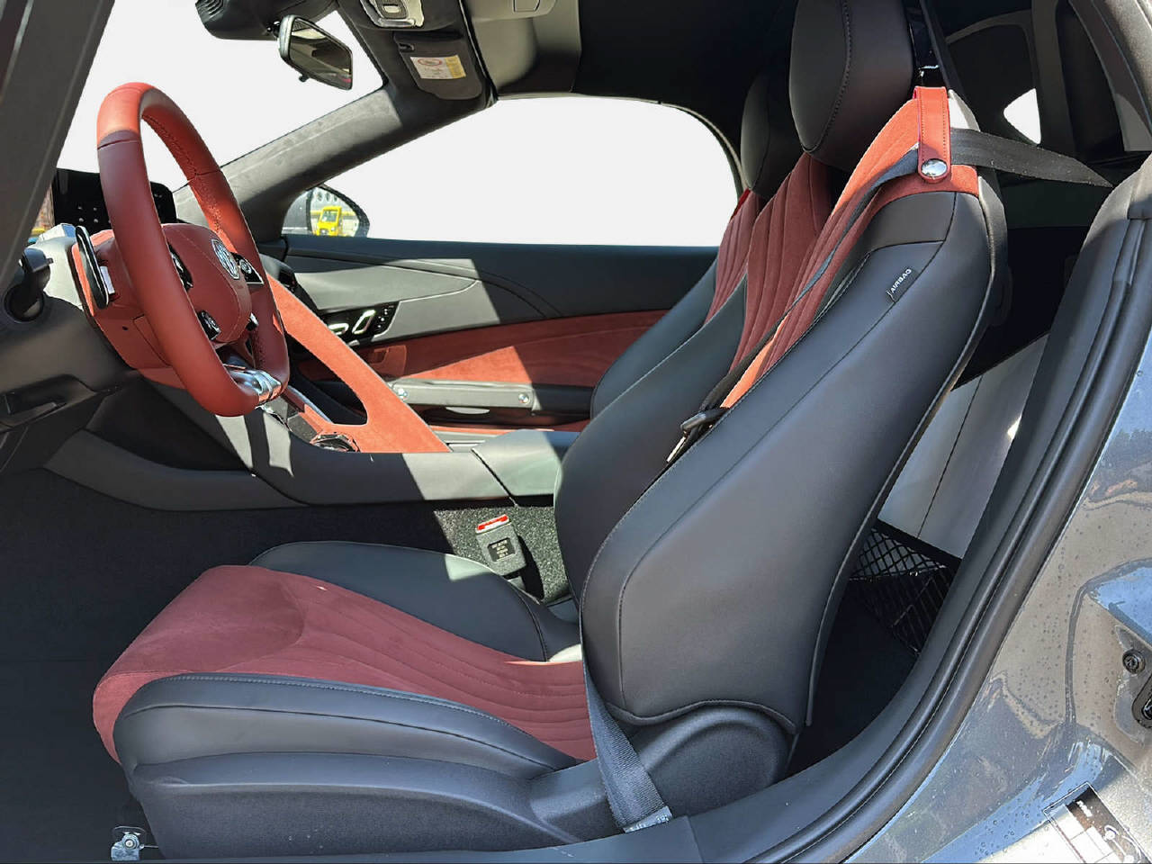 MG Cyberster 77 kWh 4WD-showroom-element-3