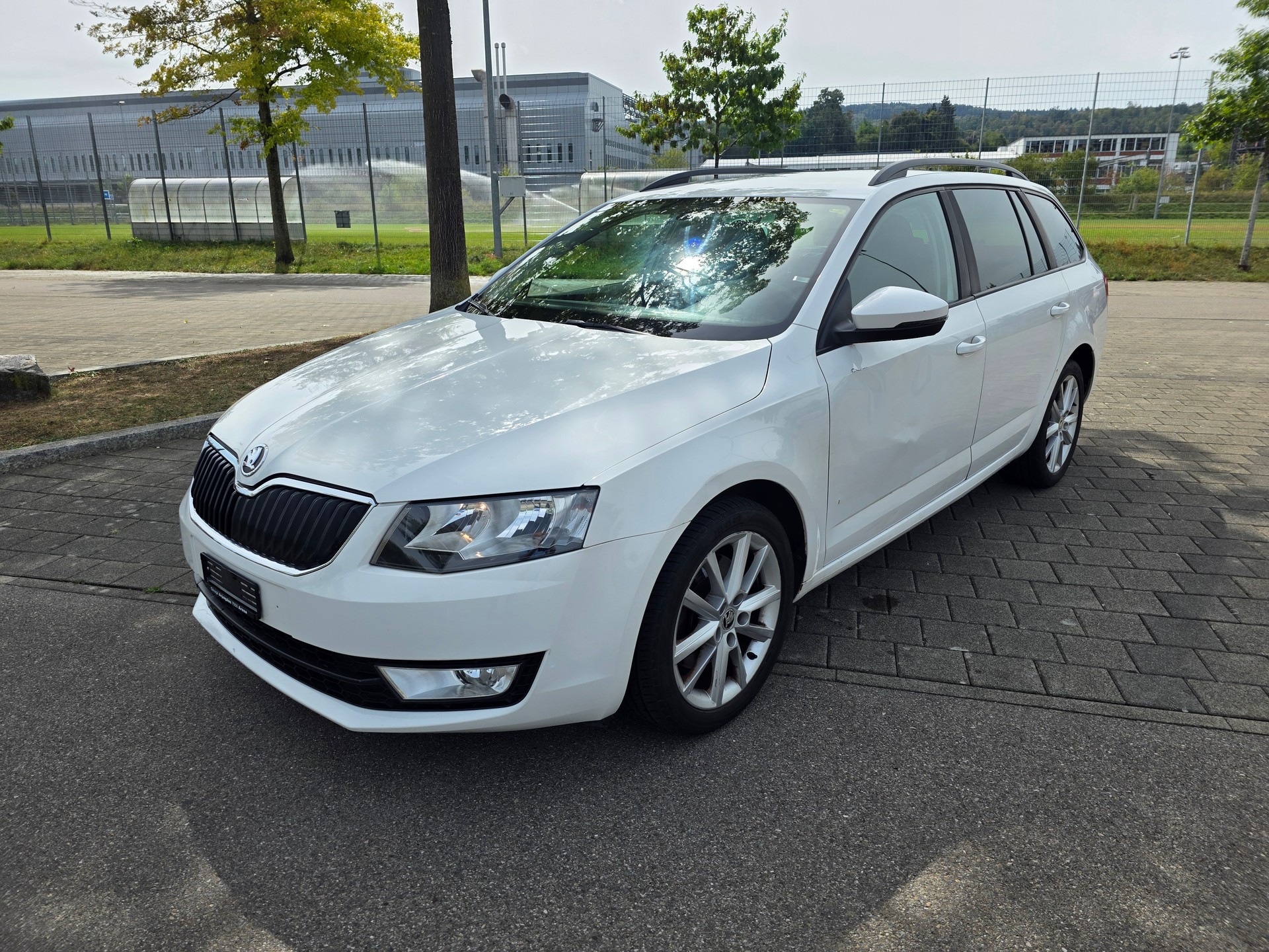 SKODA Octavia Combi 1.8 TSI Ambition 4x4 DSG-image-0