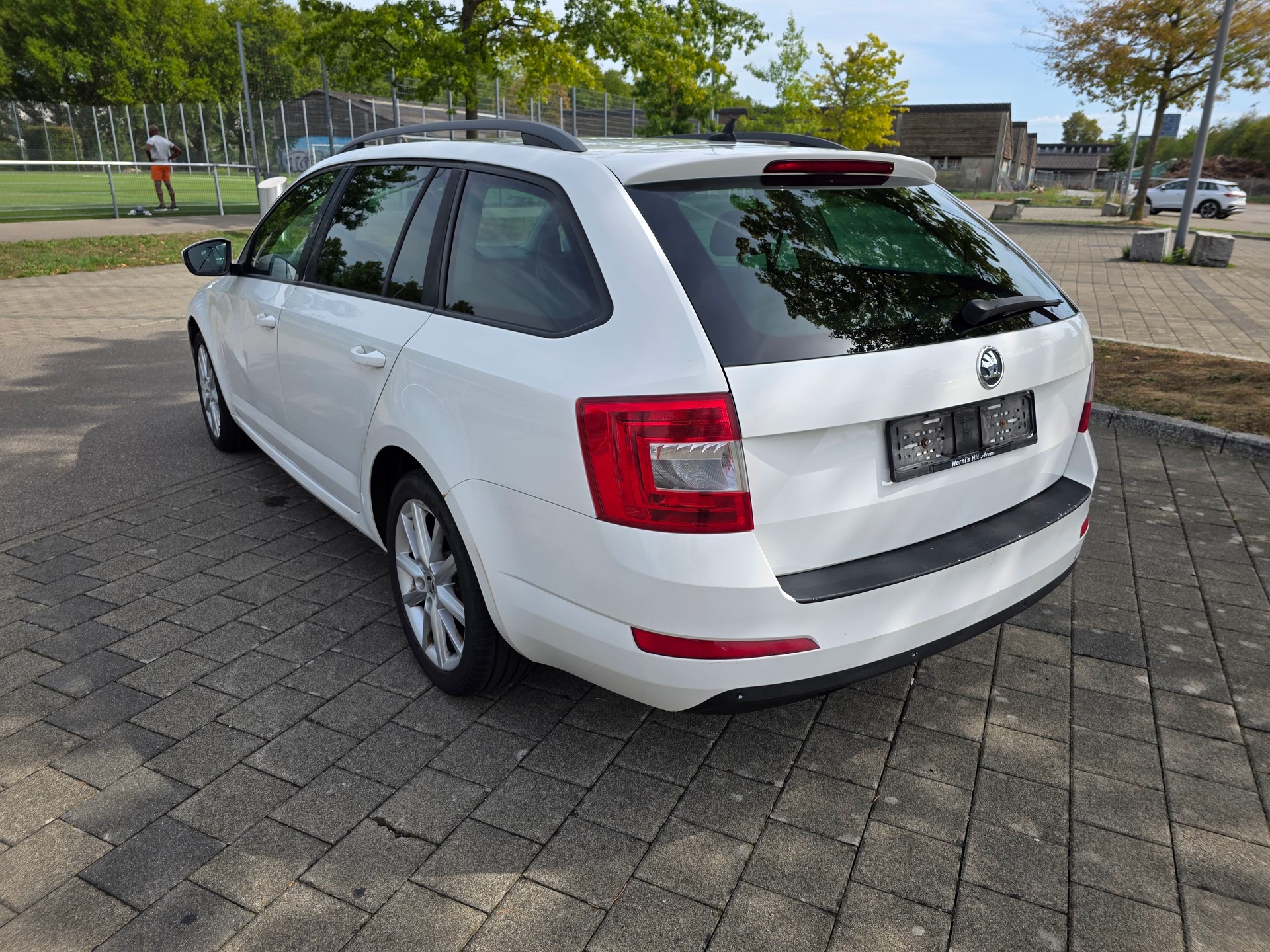 SKODA Octavia Combi 1.8 TSI Ambition 4x4 DSG-image-6