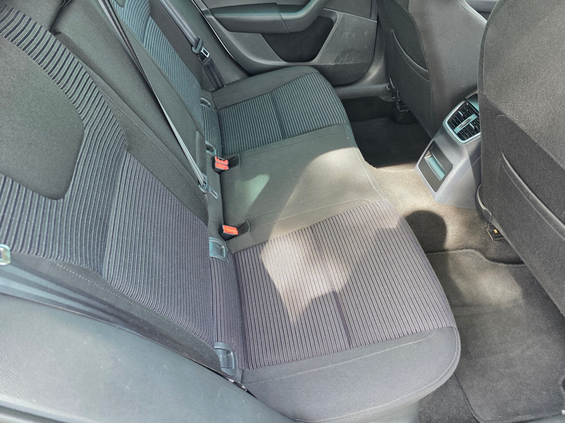 SKODA Octavia Combi 1.8 TSI Ambition 4x4 DSG-image-16