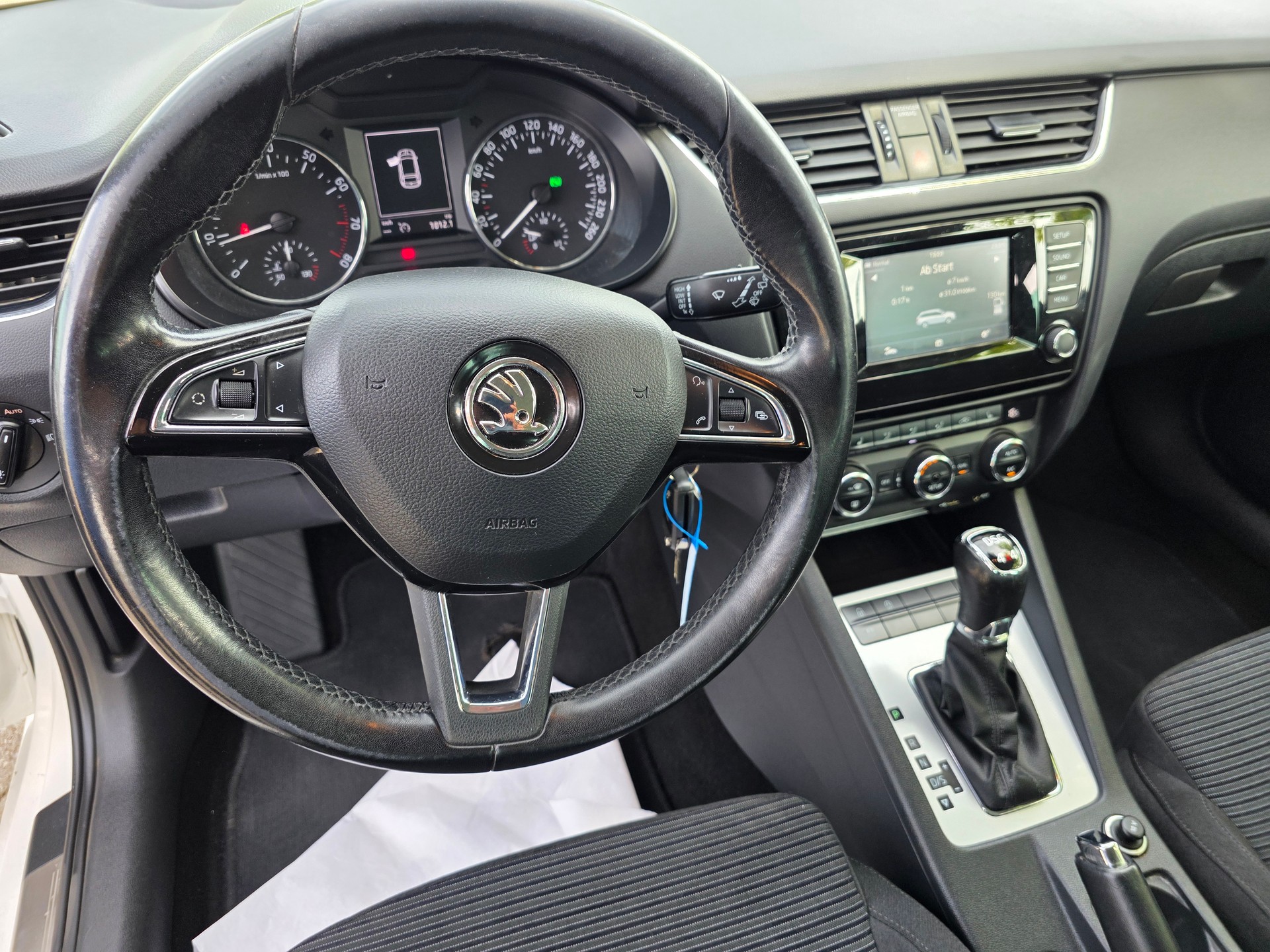 SKODA Octavia Combi 1.8 TSI Ambition 4x4 DSG-image-21