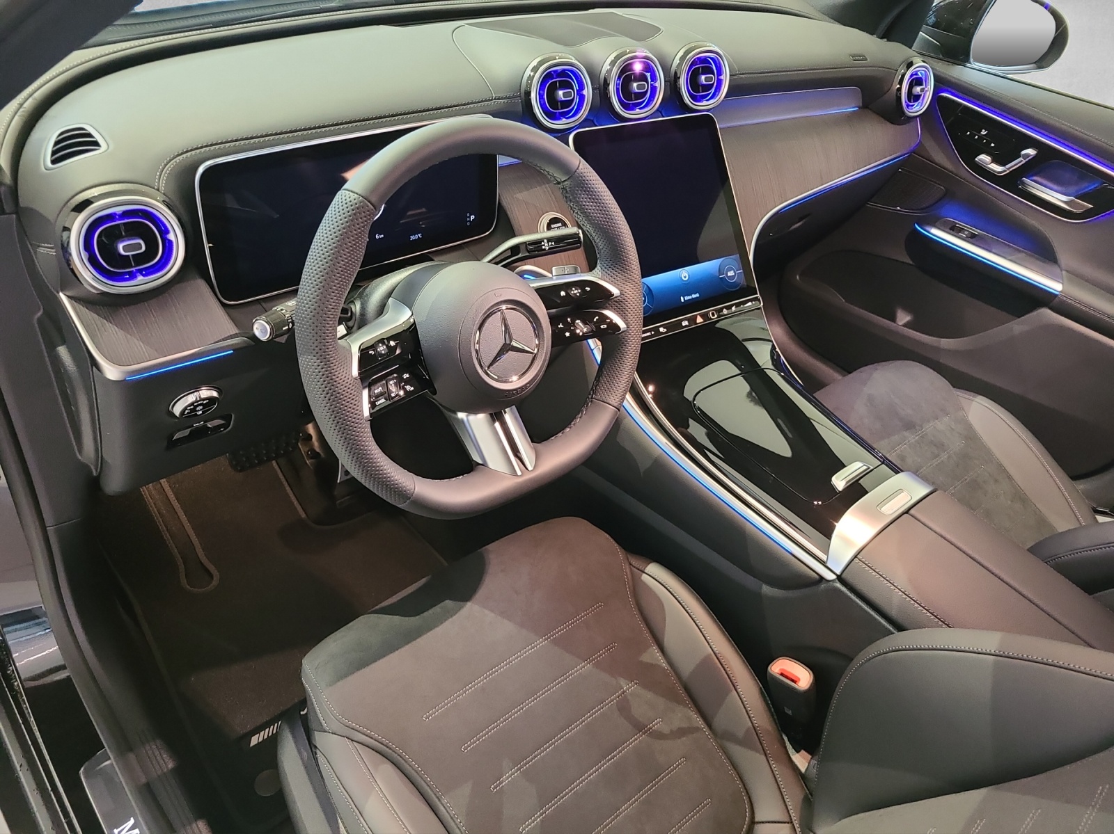 MERCEDES-BENZ GLC 220 d AMG Line 4M X254-image-13