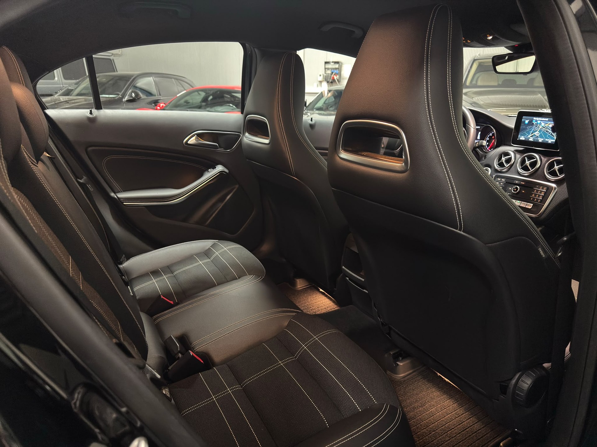 MERCEDES-BENZ A 180 Urban Automat-image-10