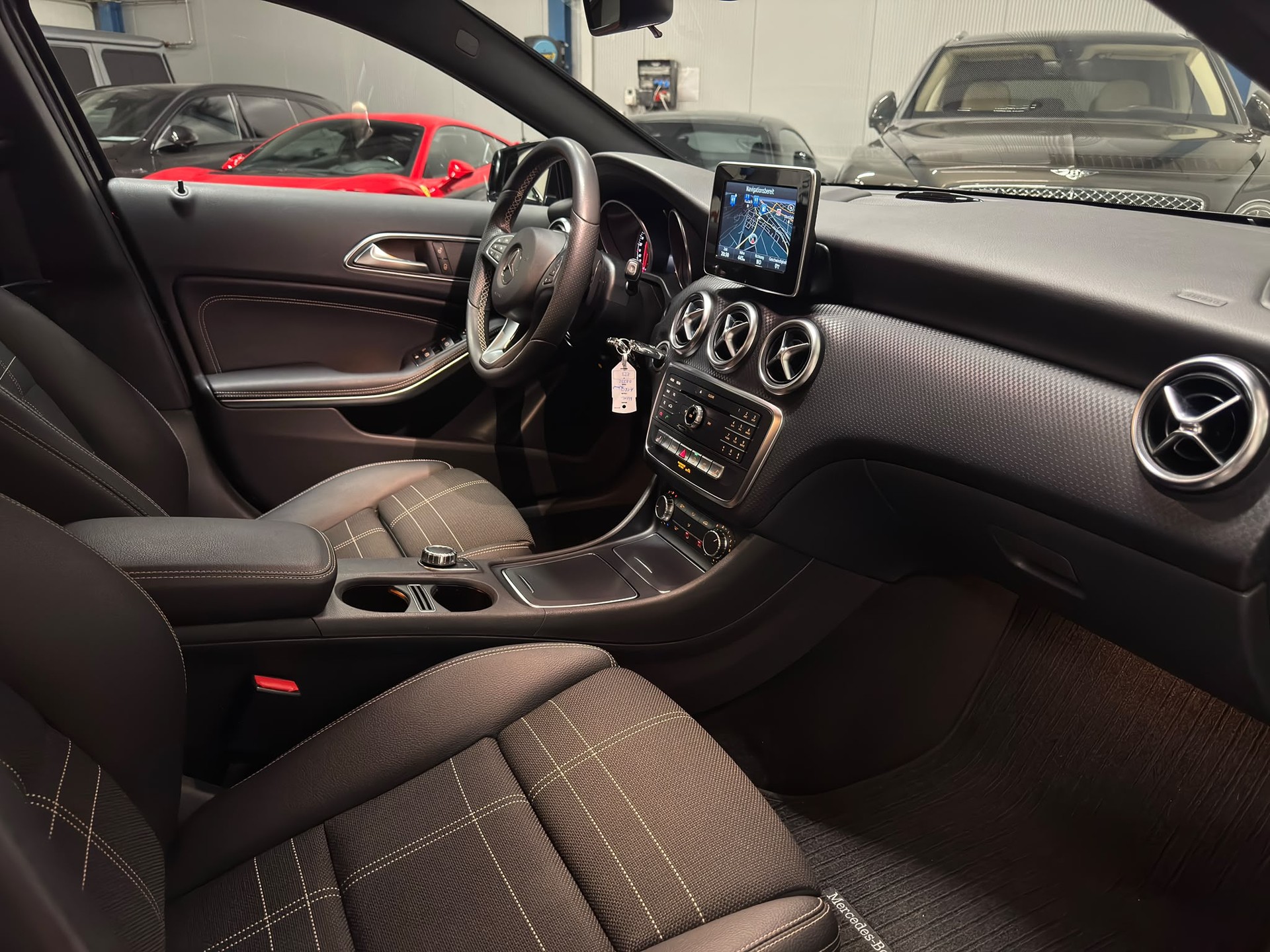 MERCEDES-BENZ A 180 Urban Automat-image-9
