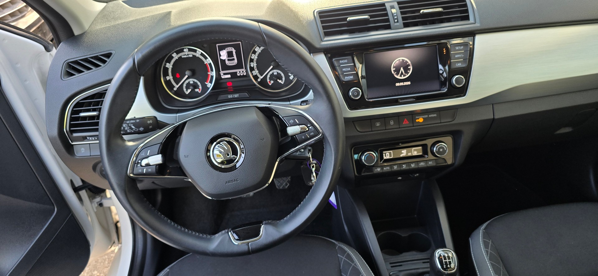 SKODA Fabia 1.0 MPI Ambition-image-10