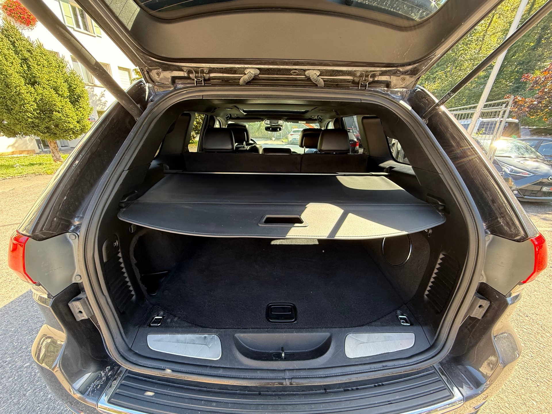 JEEP Grand Cherokee 3.0 CRD Overland Automatic-image-10