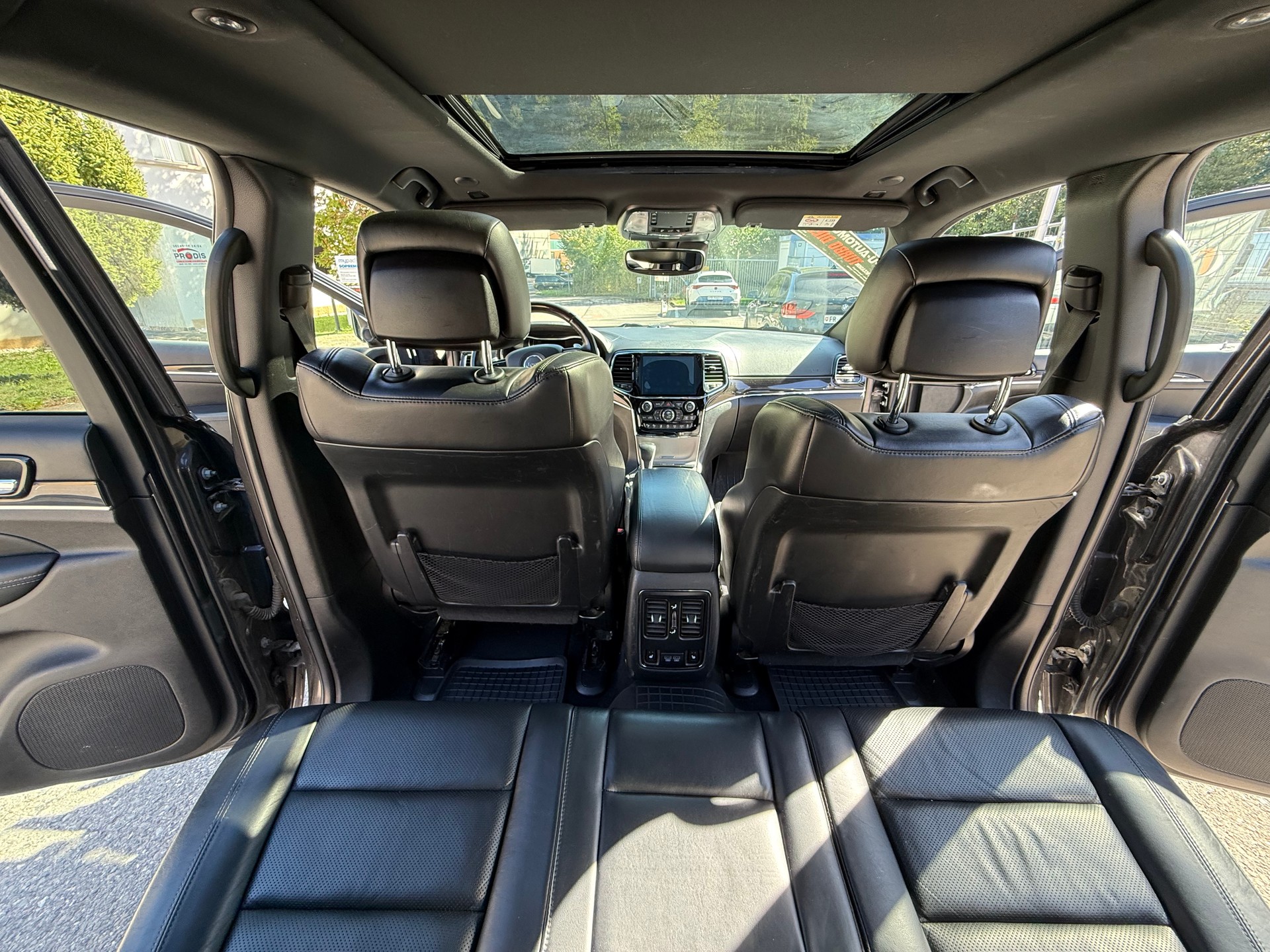 JEEP Grand Cherokee 3.0 CRD Overland Automatic-image-23