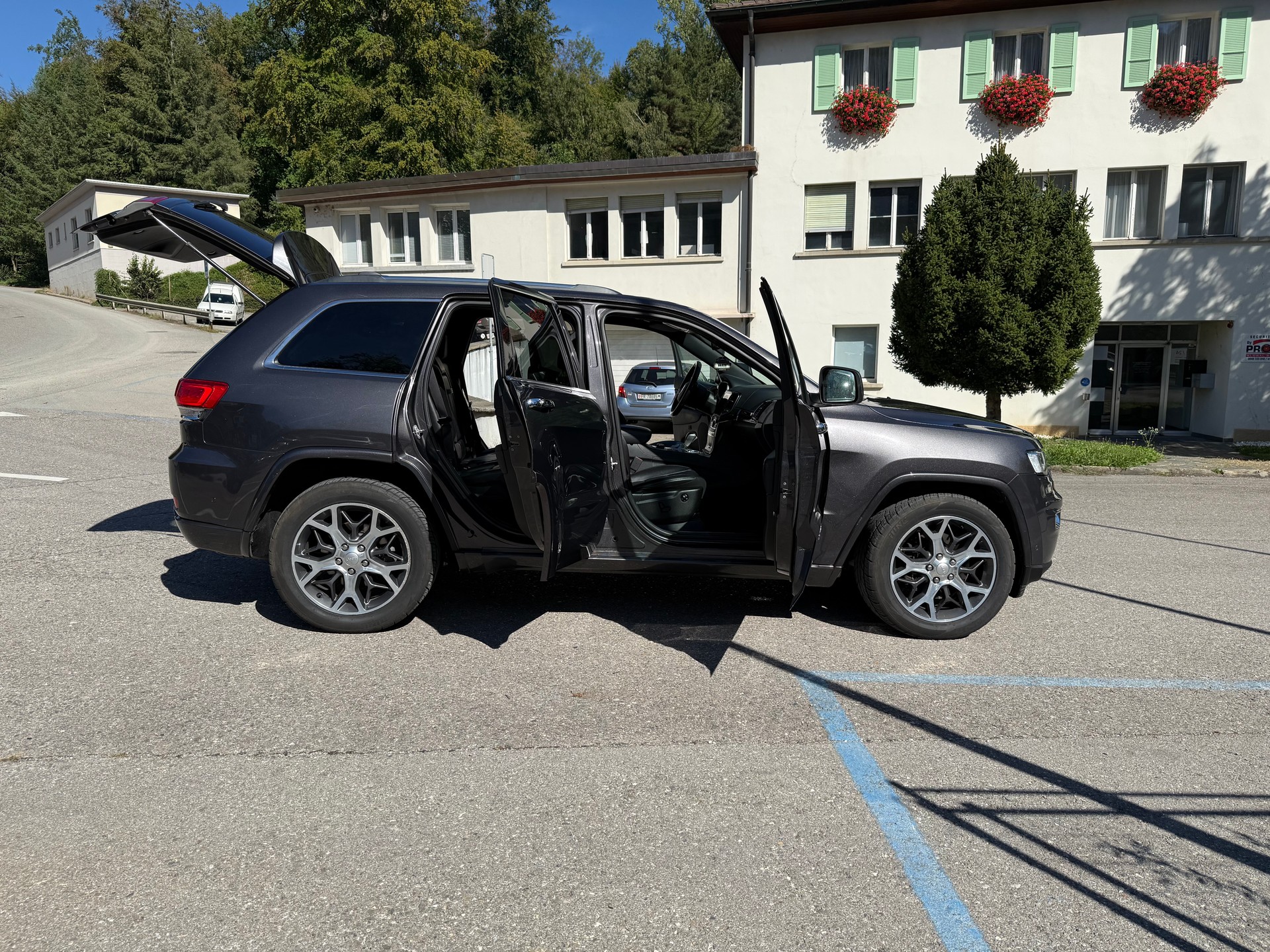 JEEP Grand Cherokee 3.0 CRD Overland Automatic-image-21