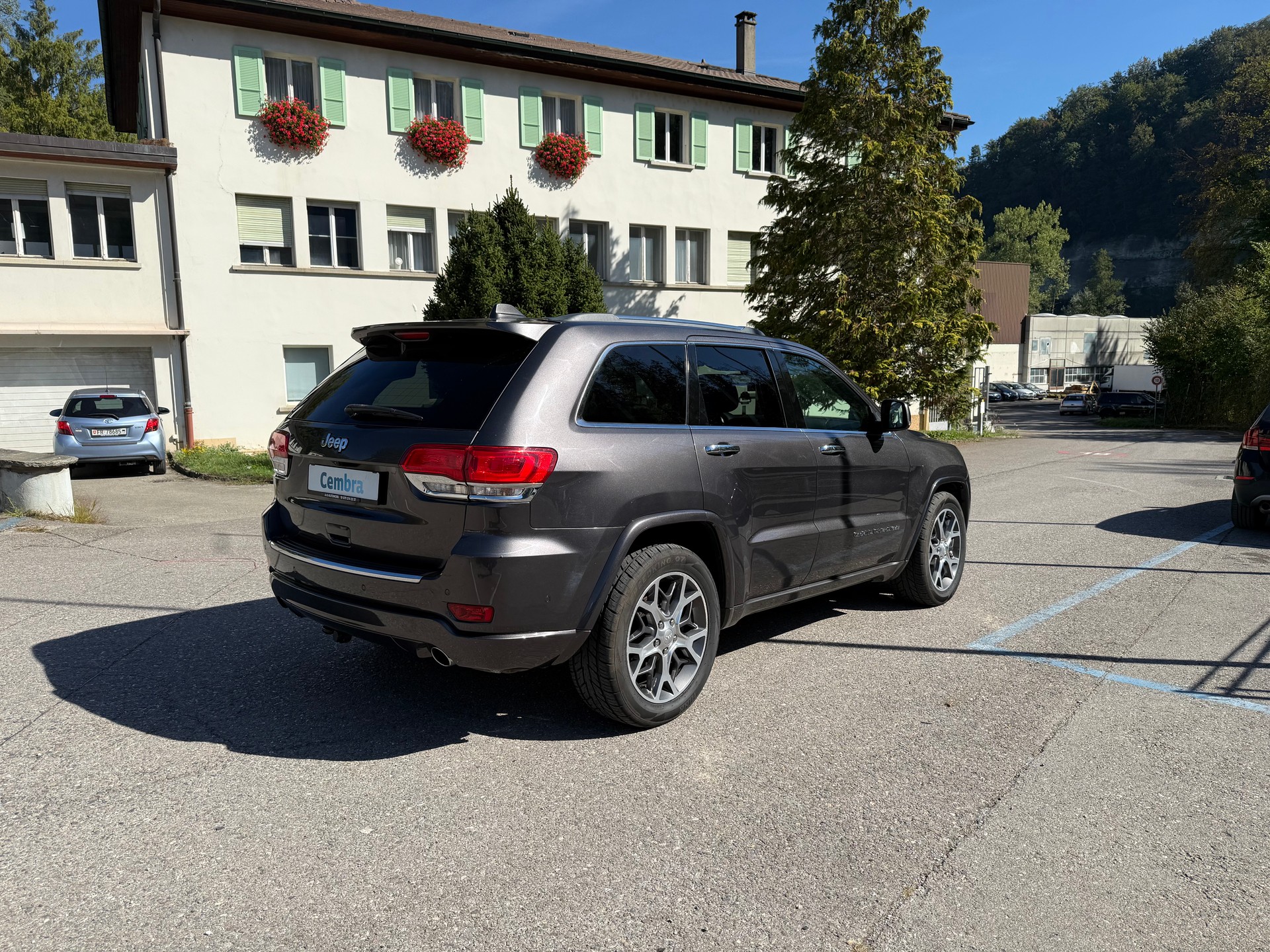 JEEP Grand Cherokee 3.0 CRD Overland Automatic-image-5