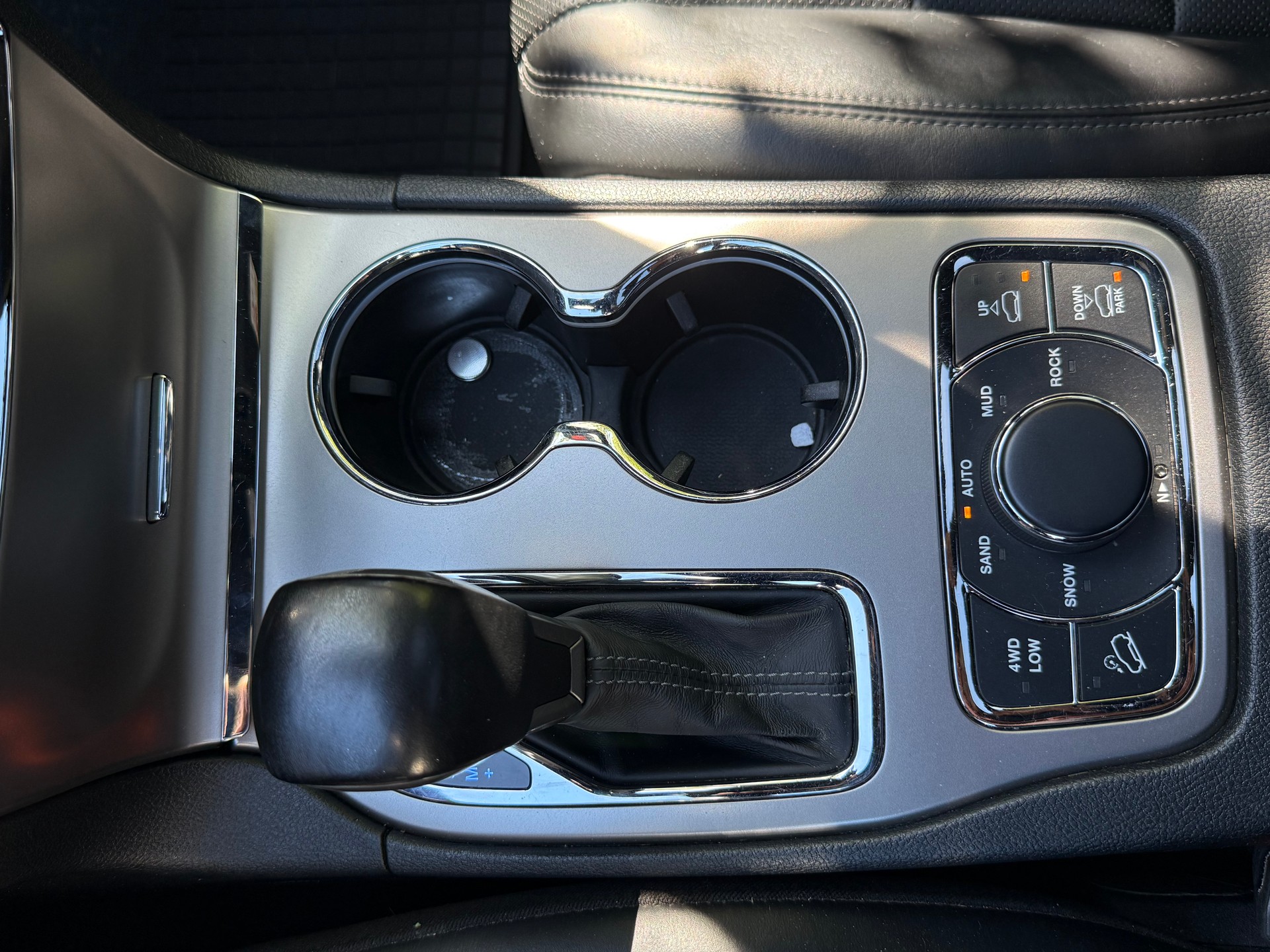 JEEP Grand Cherokee 3.0 CRD Overland Automatic-image-27