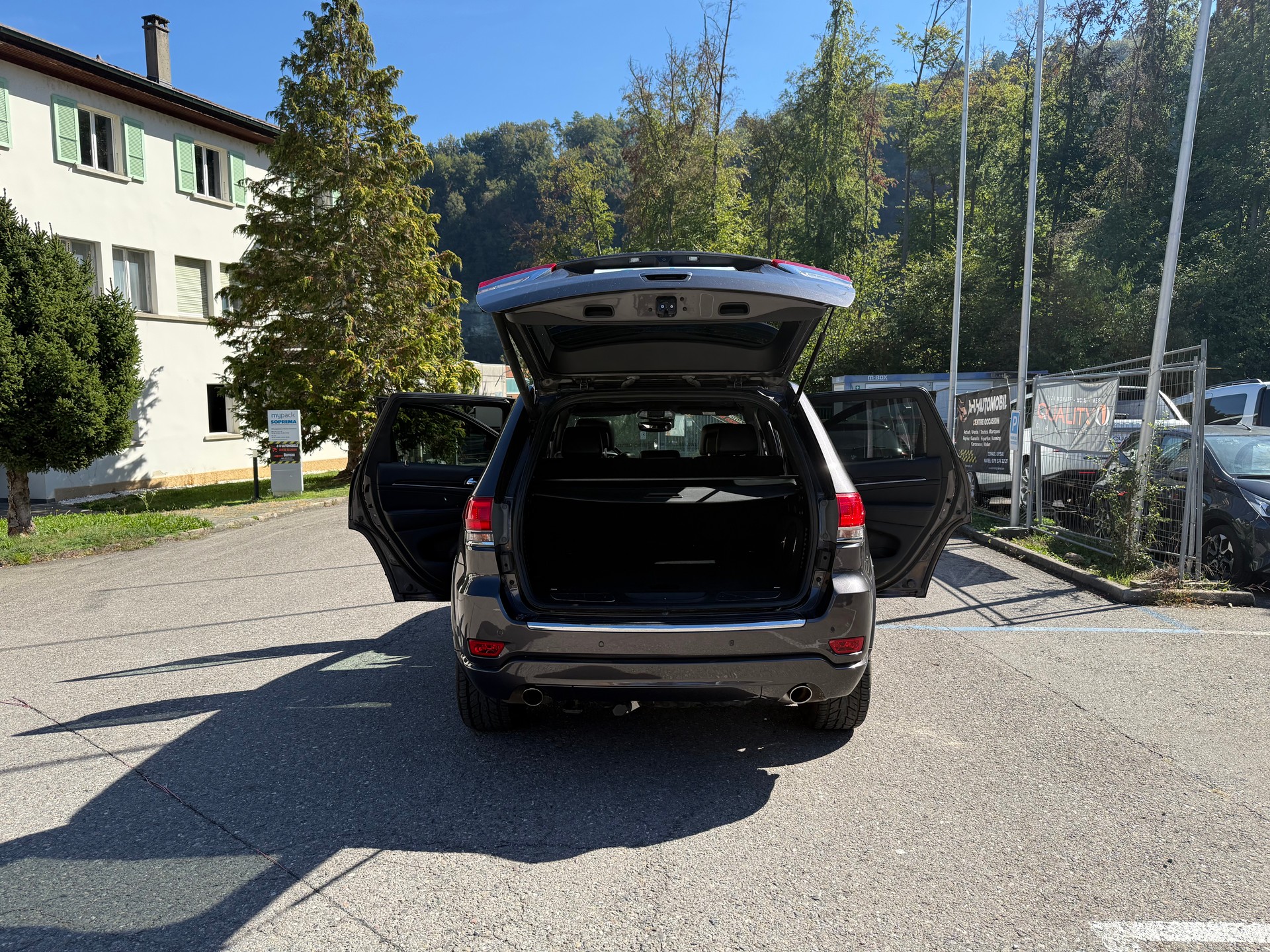 JEEP Grand Cherokee 3.0 CRD Overland Automatic-image-19
