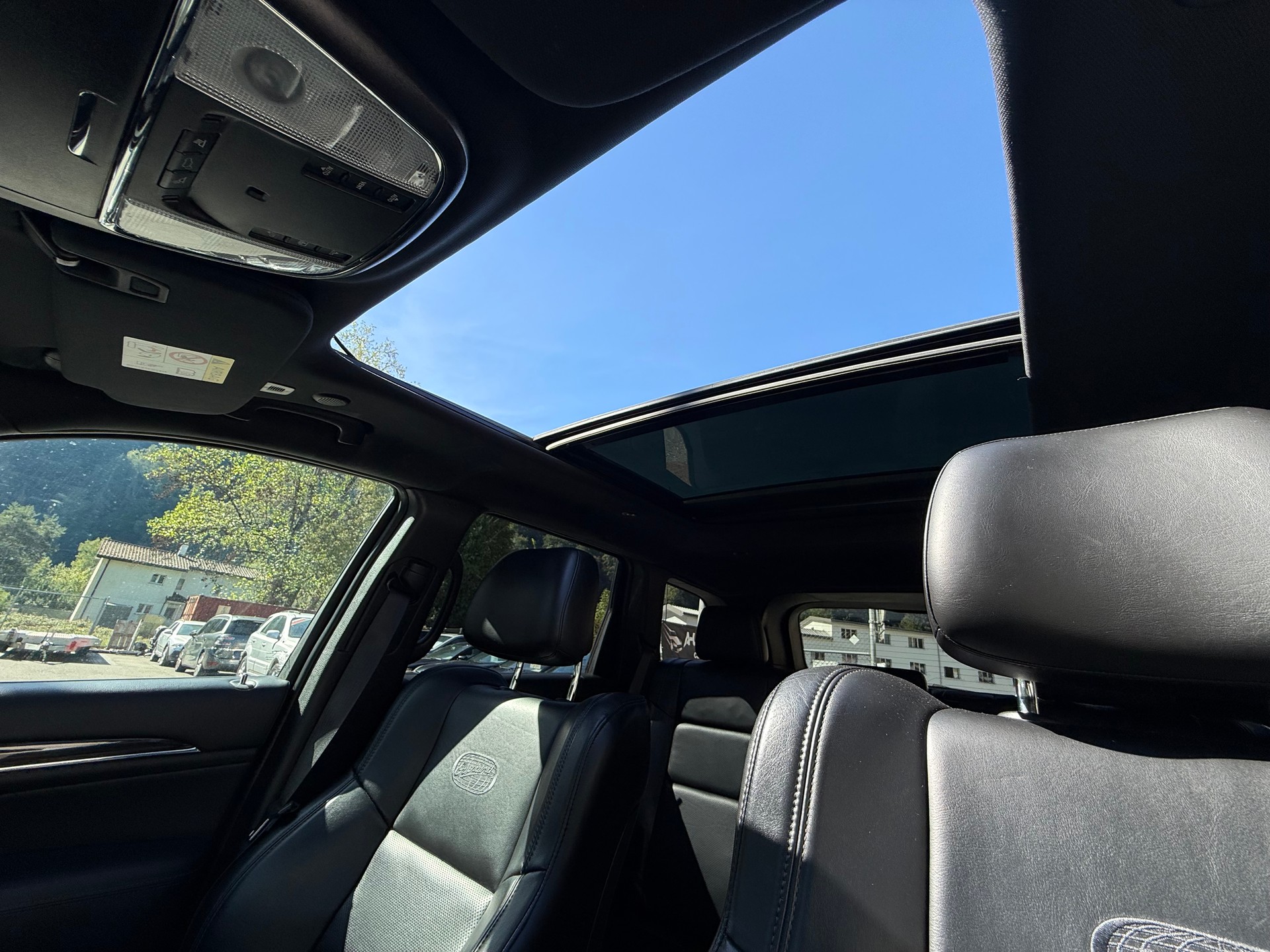 JEEP Grand Cherokee 3.0 CRD Overland Automatic-image-25