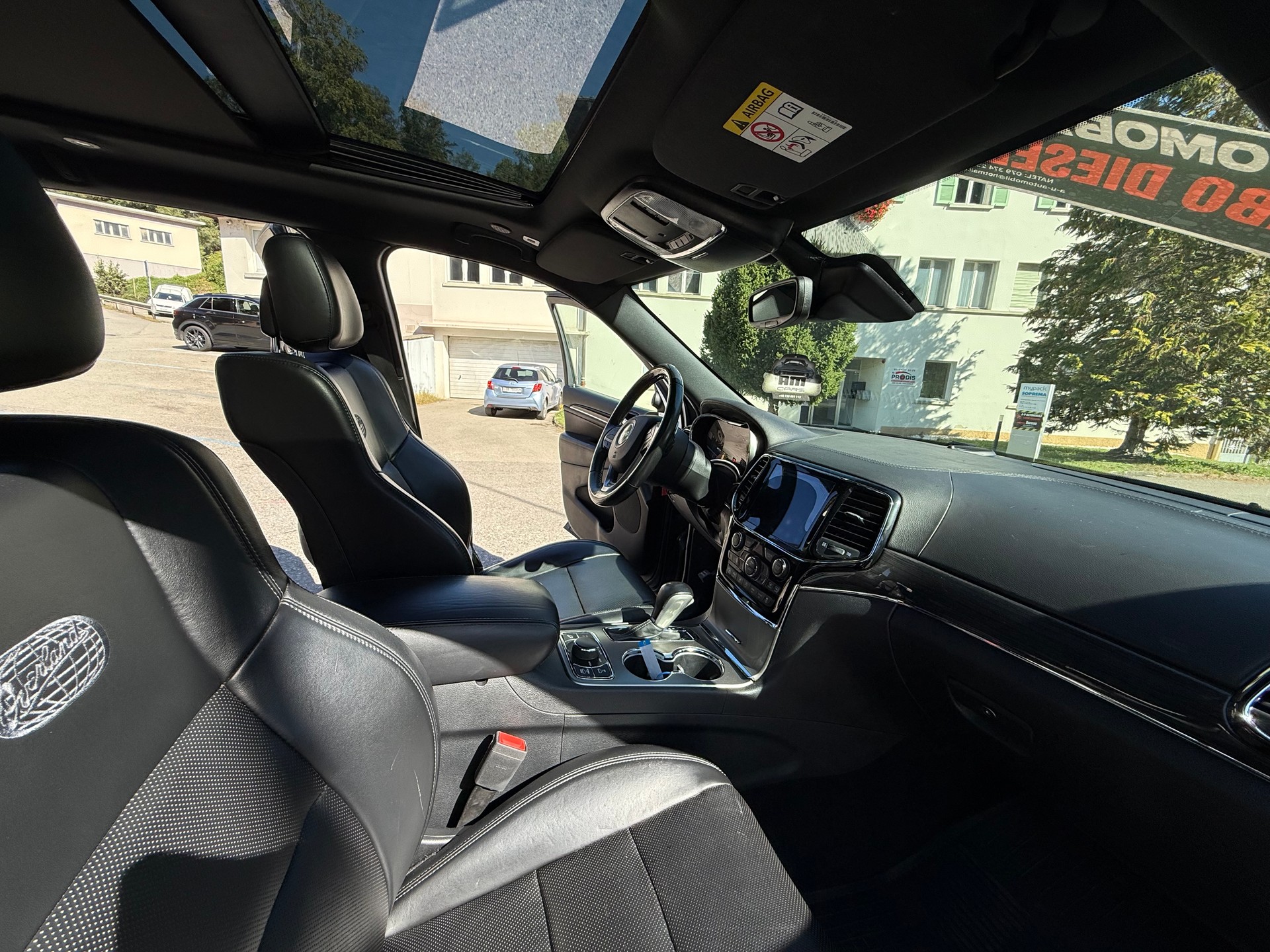 JEEP Grand Cherokee 3.0 CRD Overland Automatic-image-14