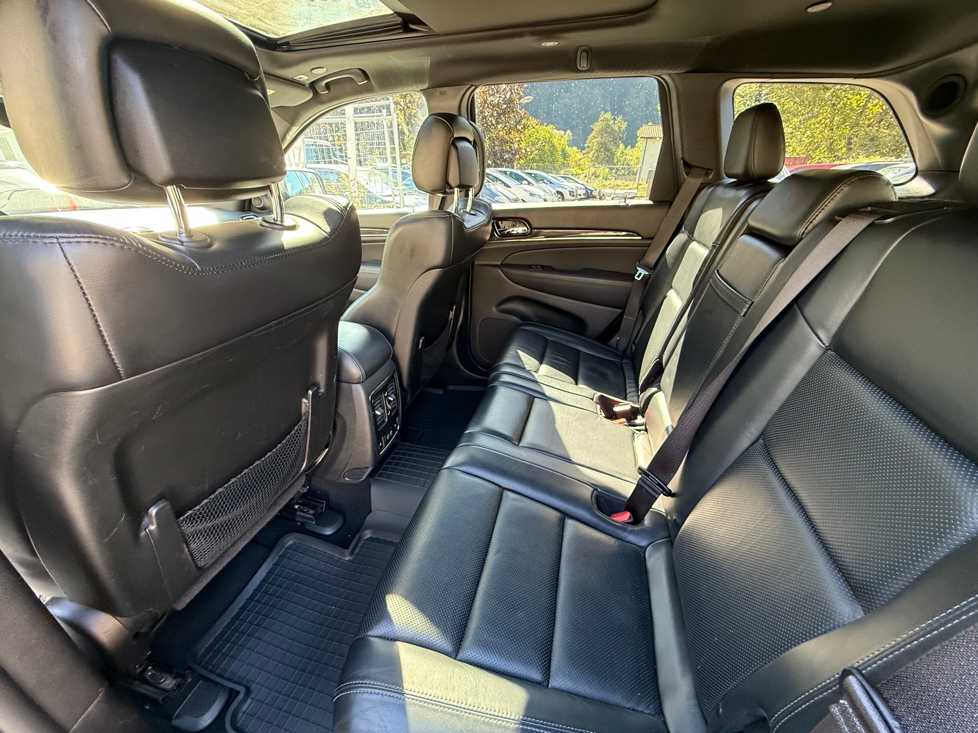 JEEP Grand Cherokee 3.0 CRD Overland Automatic-image-9