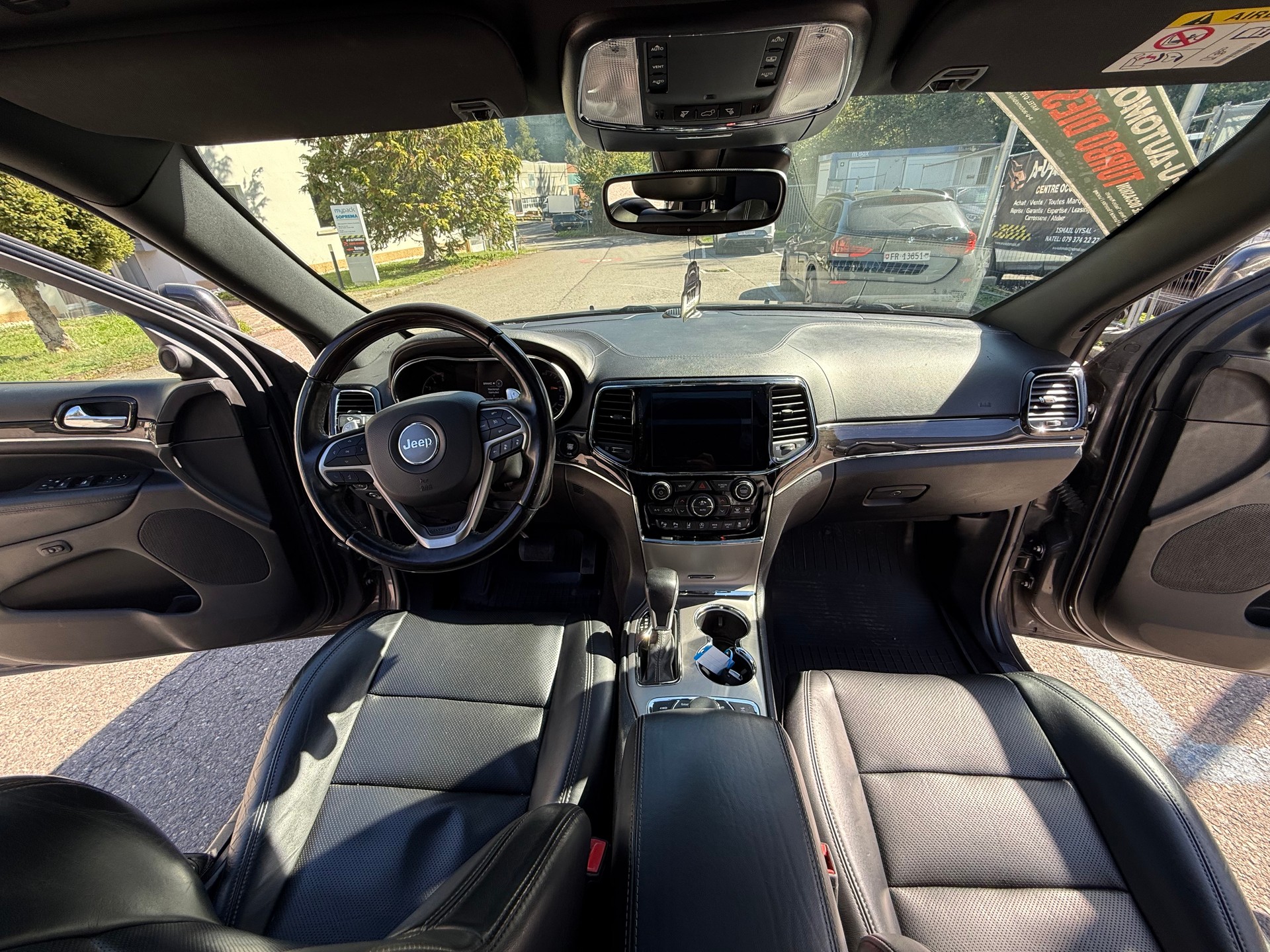 JEEP Grand Cherokee 3.0 CRD Overland Automatic-image-24