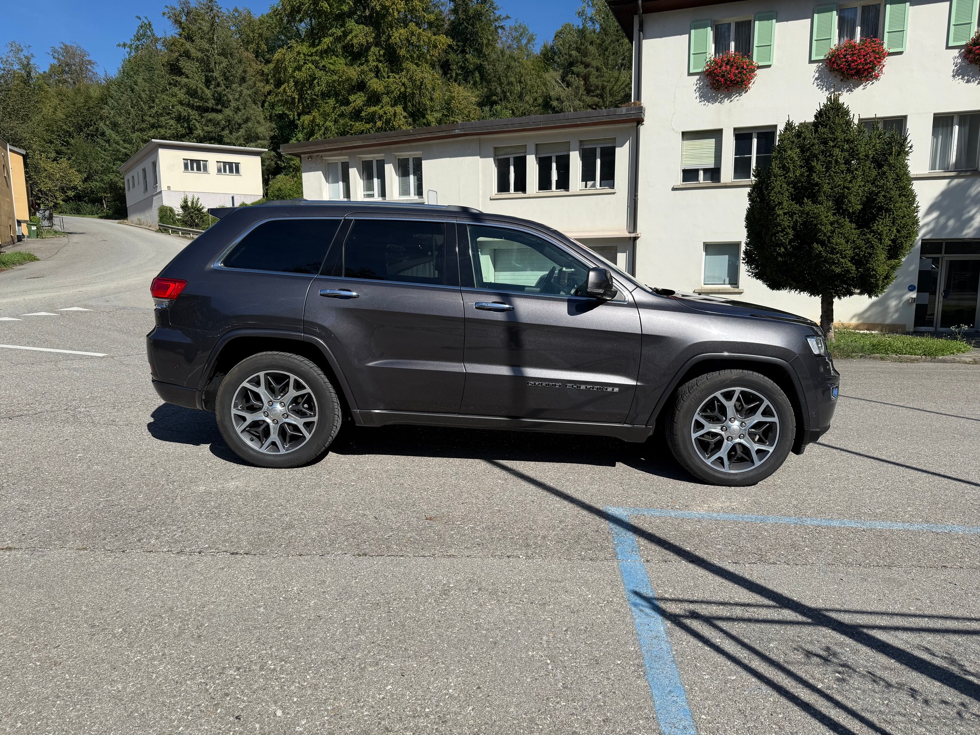 JEEP Grand Cherokee 3.0 CRD Overland Automatic-image-6