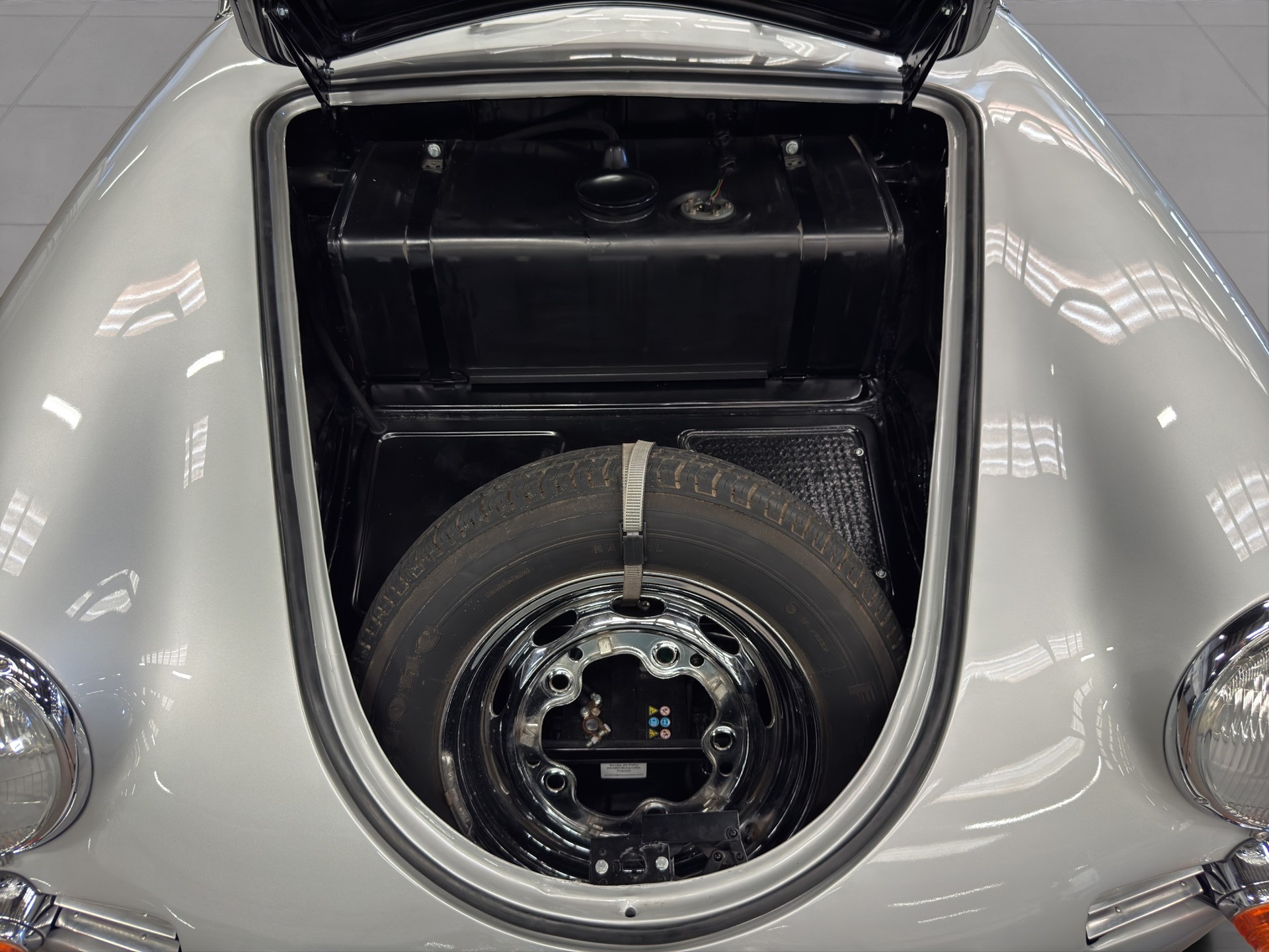 PORSCHE B T5 Monogrille-image-13