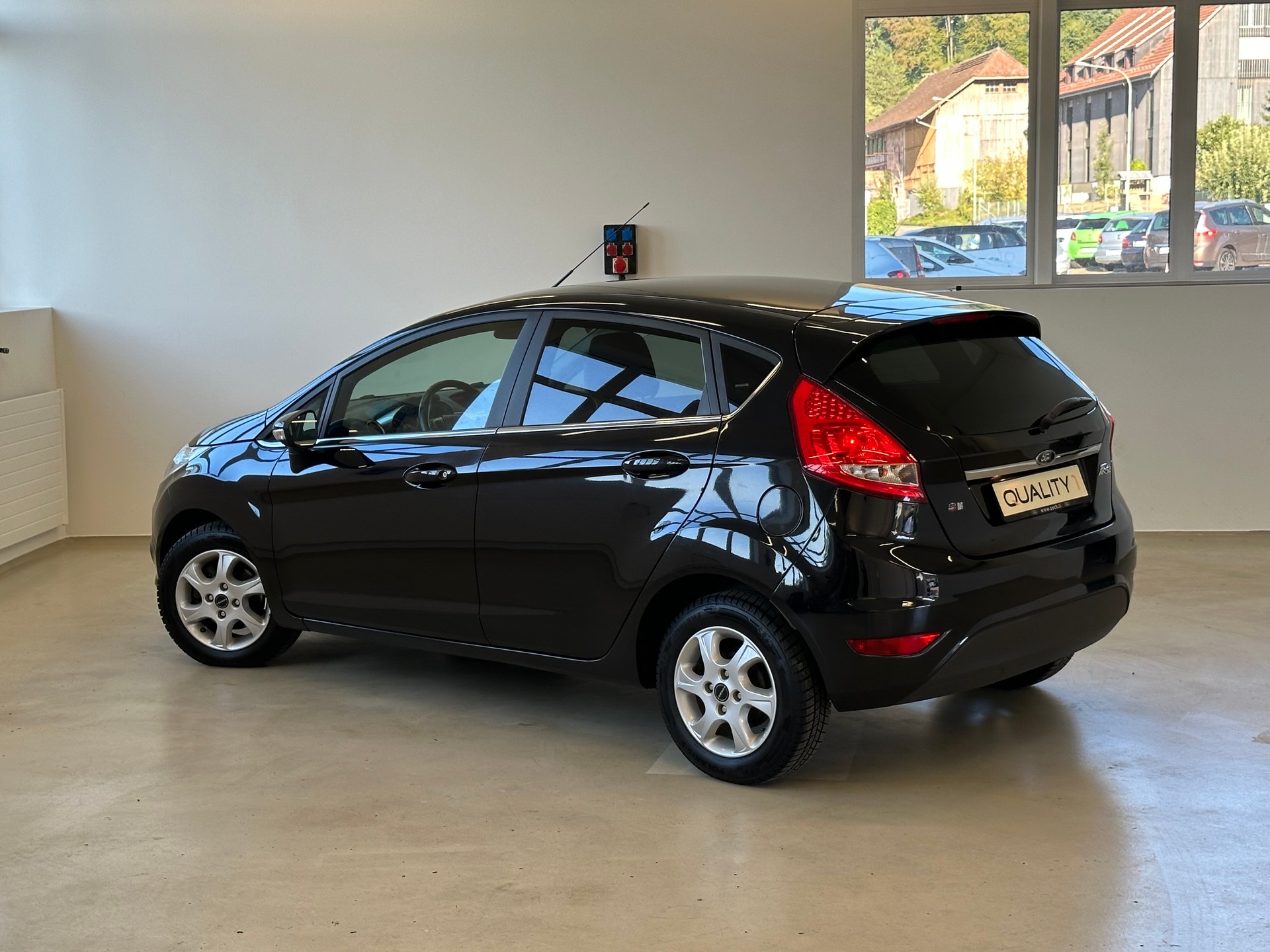 FORD Fiesta 1.6 16V Titanium-image-15