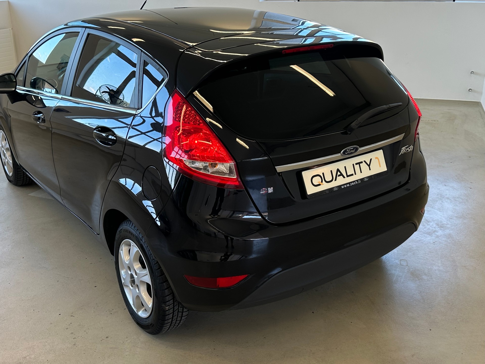 FORD Fiesta 1.6 16V Titanium-image-18