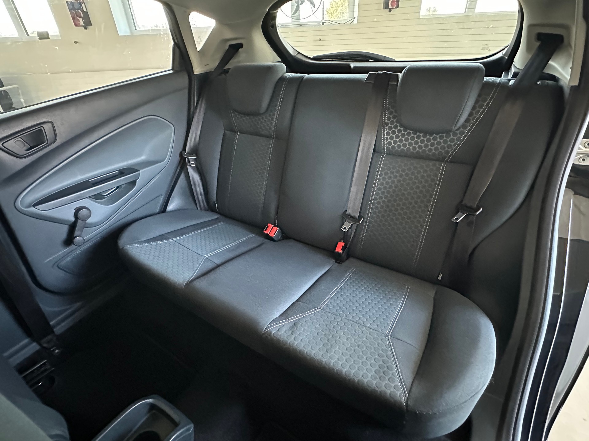 FORD Fiesta 1.6 16V Titanium-image-25