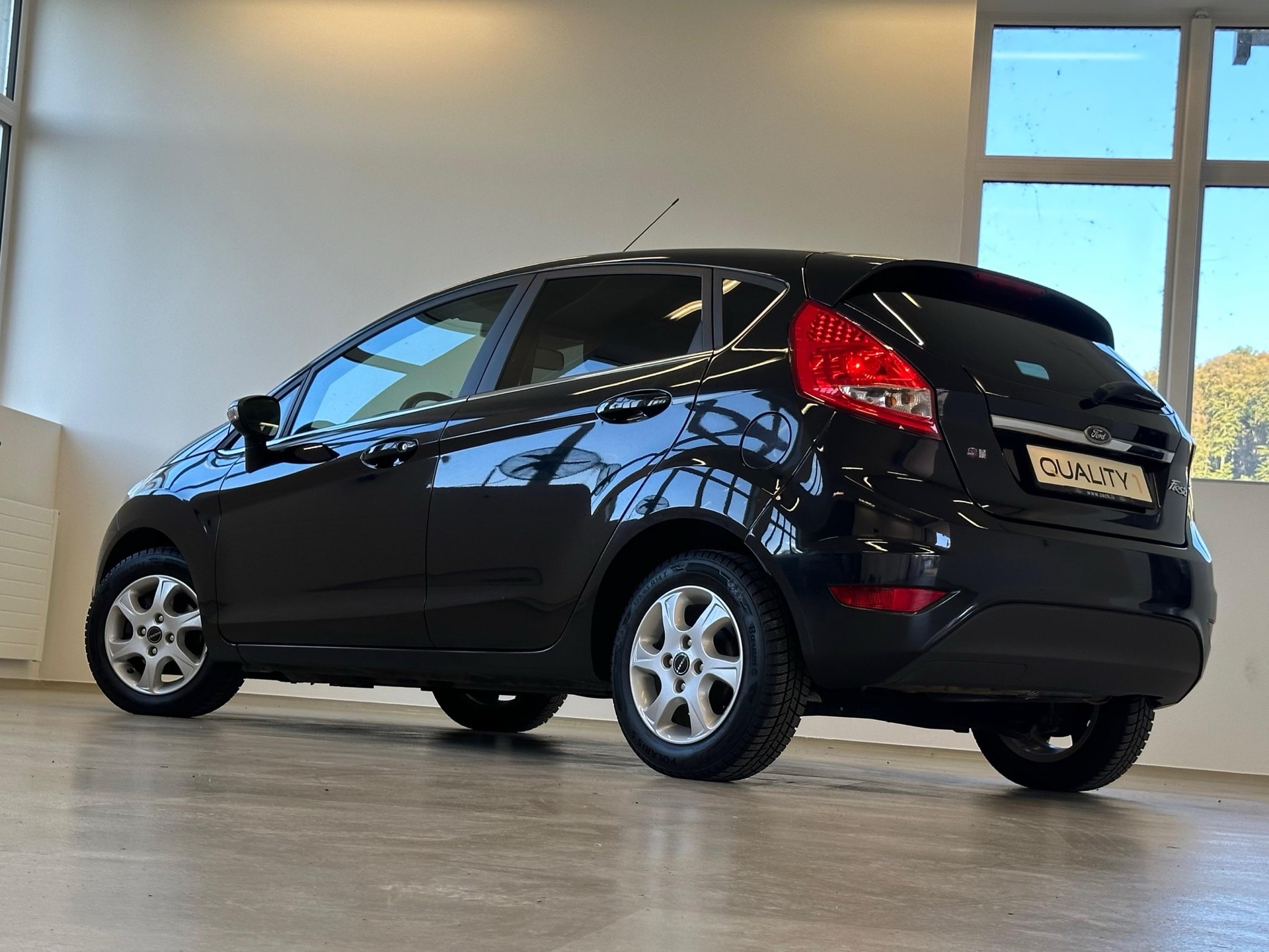 FORD Fiesta 1.6 16V Titanium-image-11