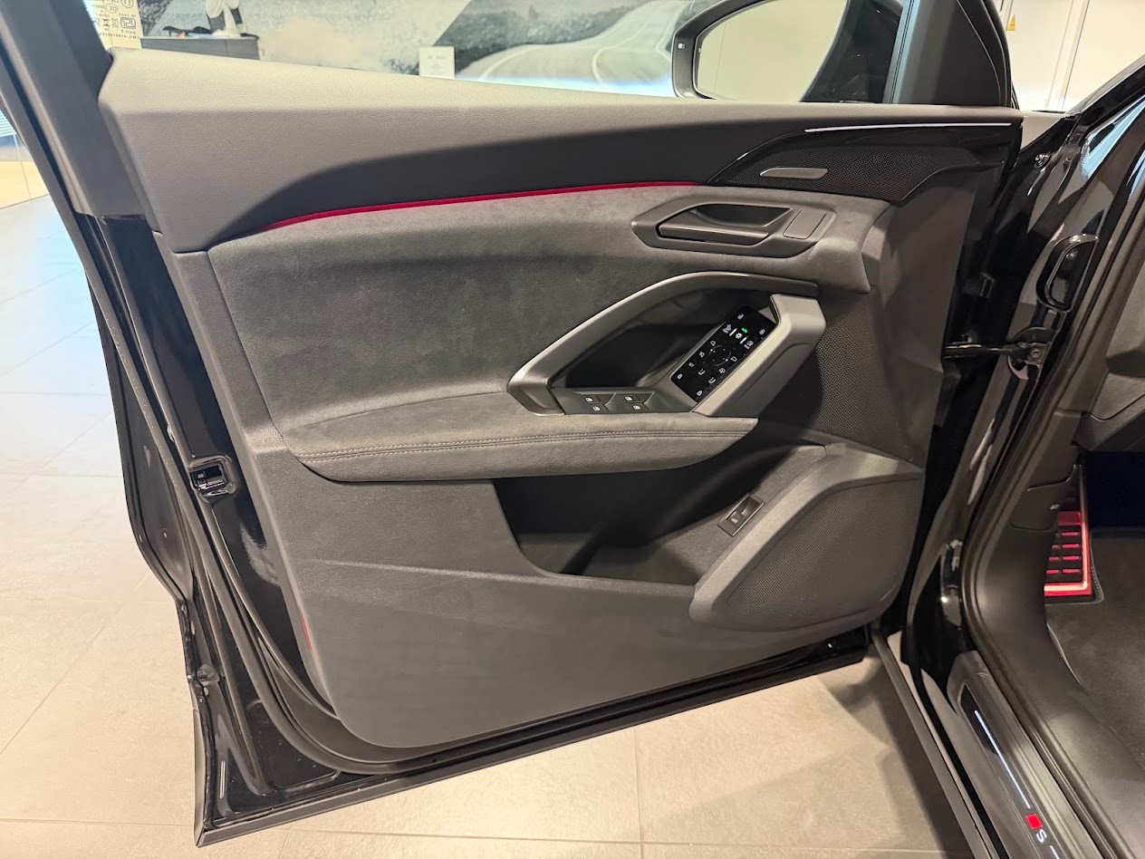AUDI SQ5 TFSI quattro S-tronic-image-2