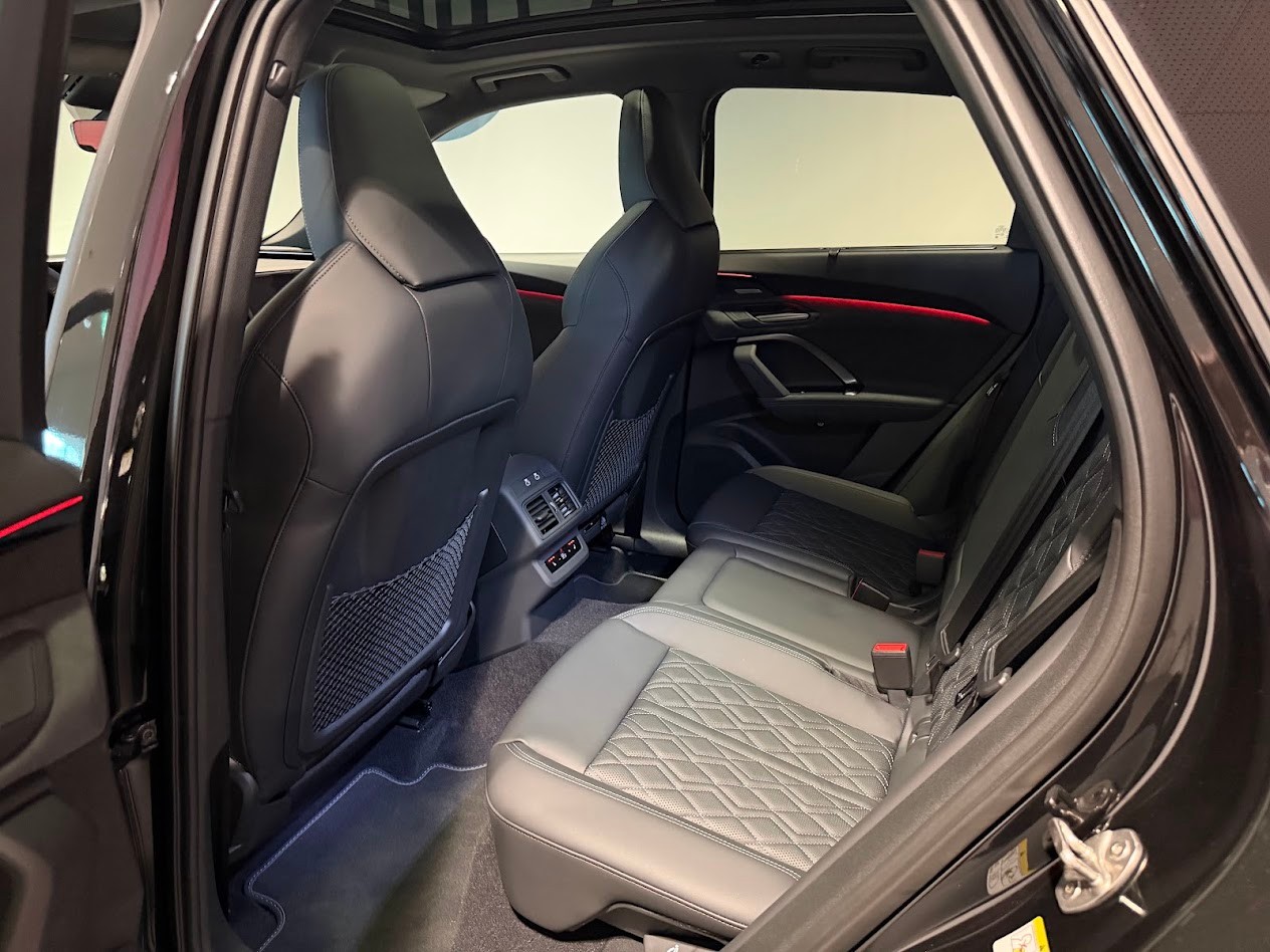 AUDI SQ5 TFSI quattro S-tronic-image-4