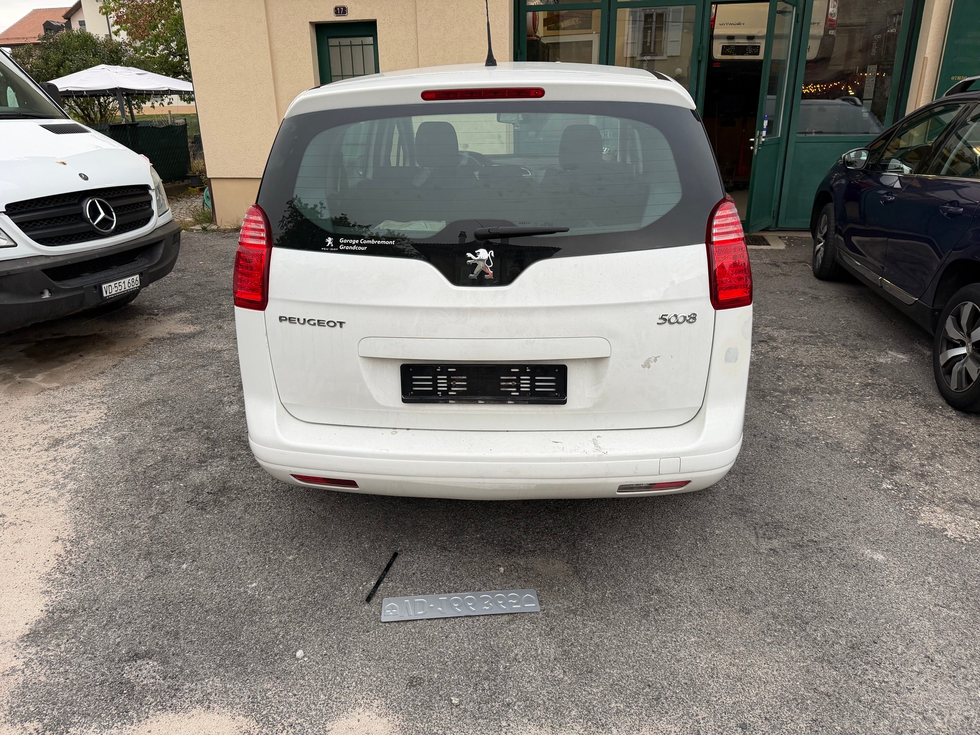 PEUGEOT 5008 1.6 16V VTI Trendy Clim-image-3
