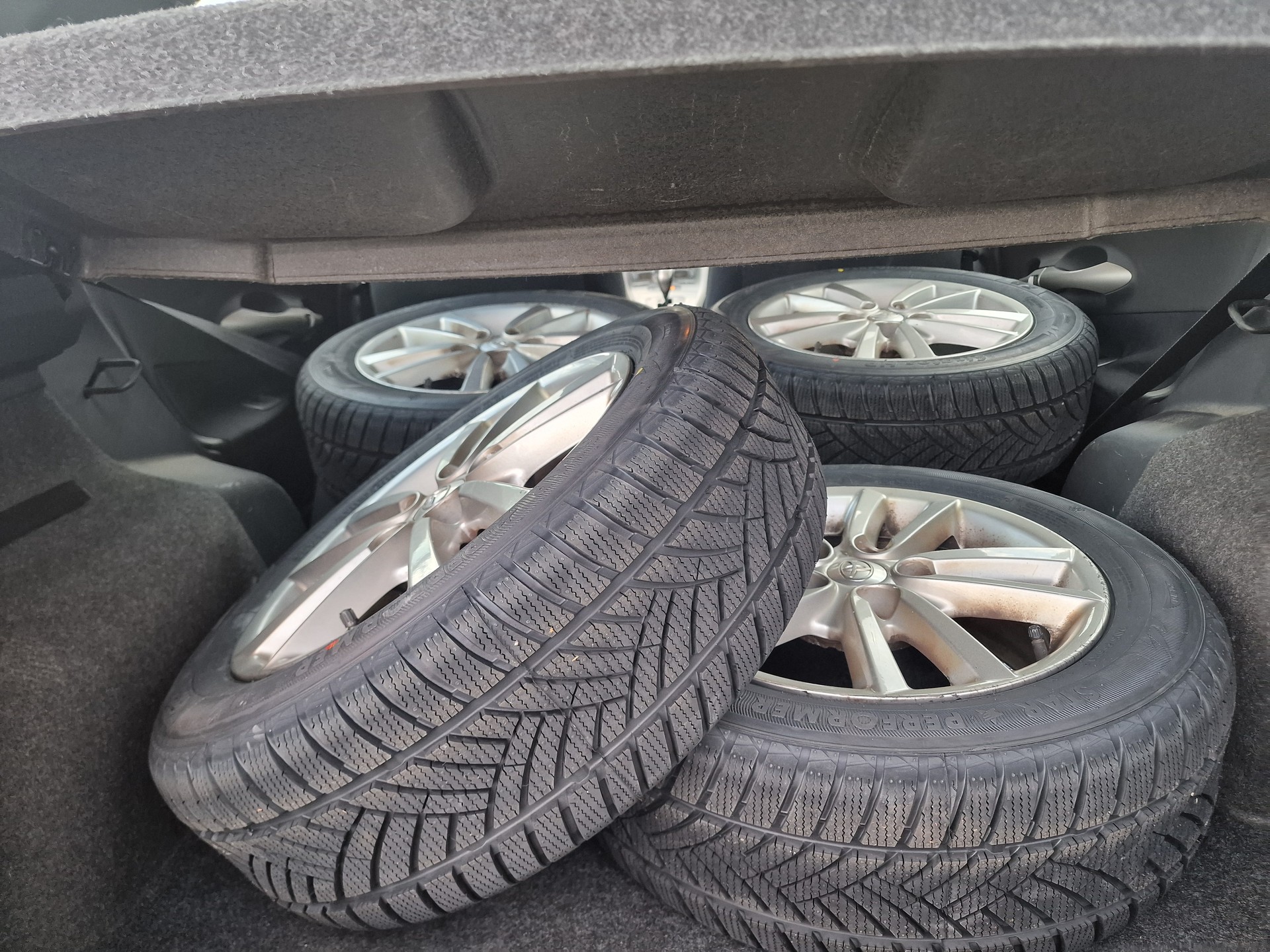 TOYOTA Auris 1.6 Linea Luna MultiMode 12Mt Gara MFK Neu-image-19