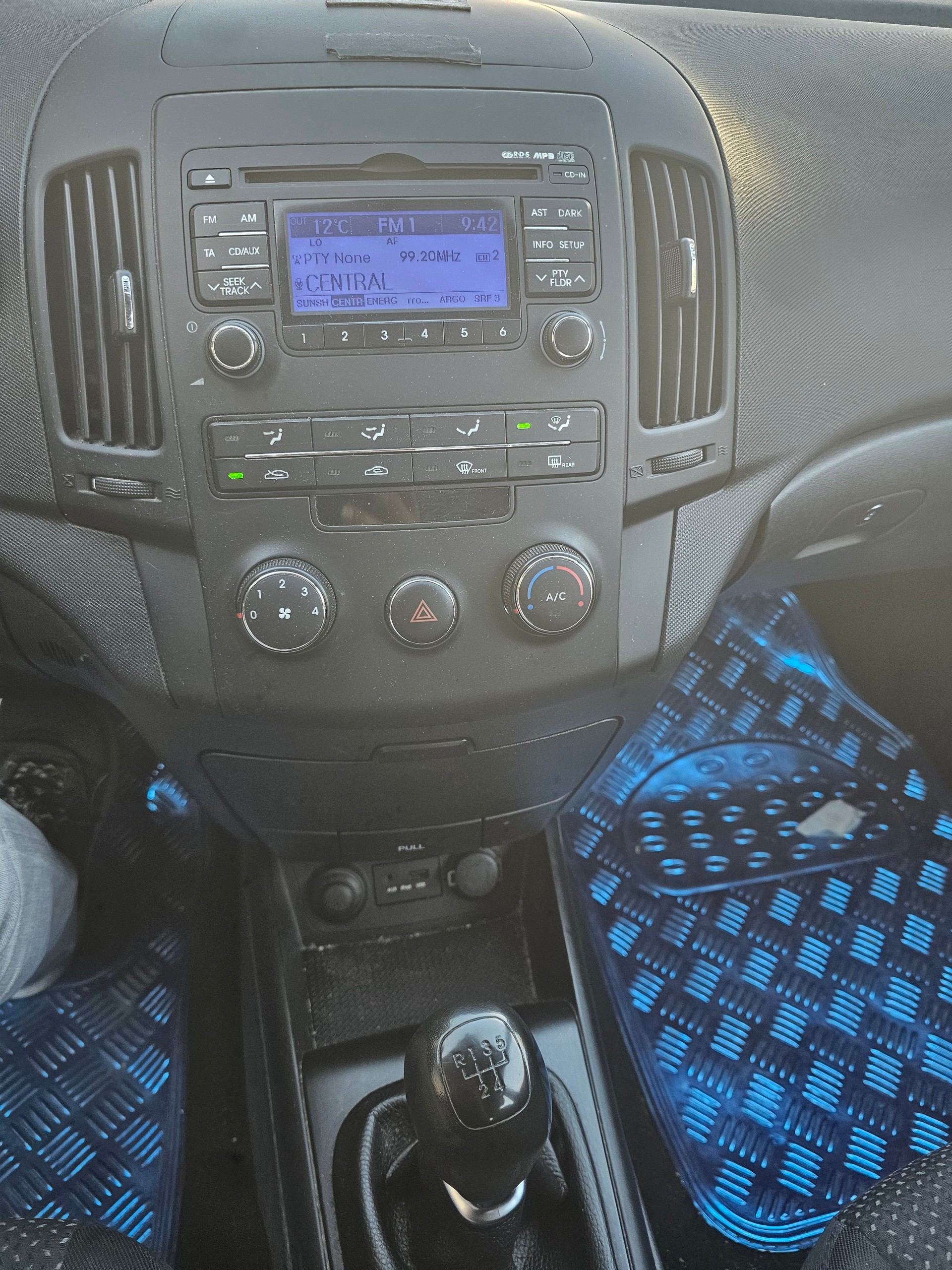 HYUNDAI i30 Wagon 1.4 Comfort-image-9