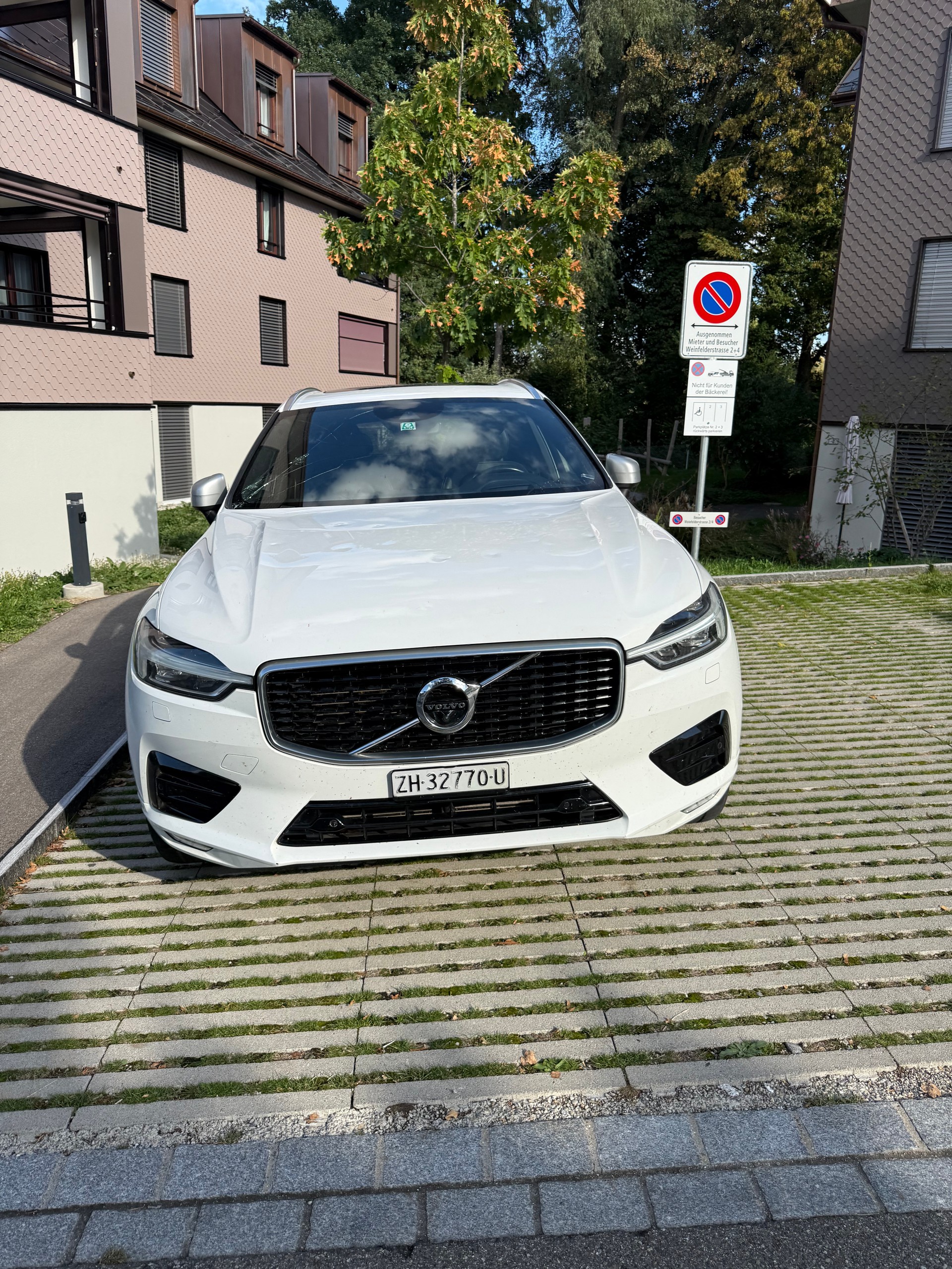 VOLVO XC60 T6 AWD R-Design Geartronic-image-1