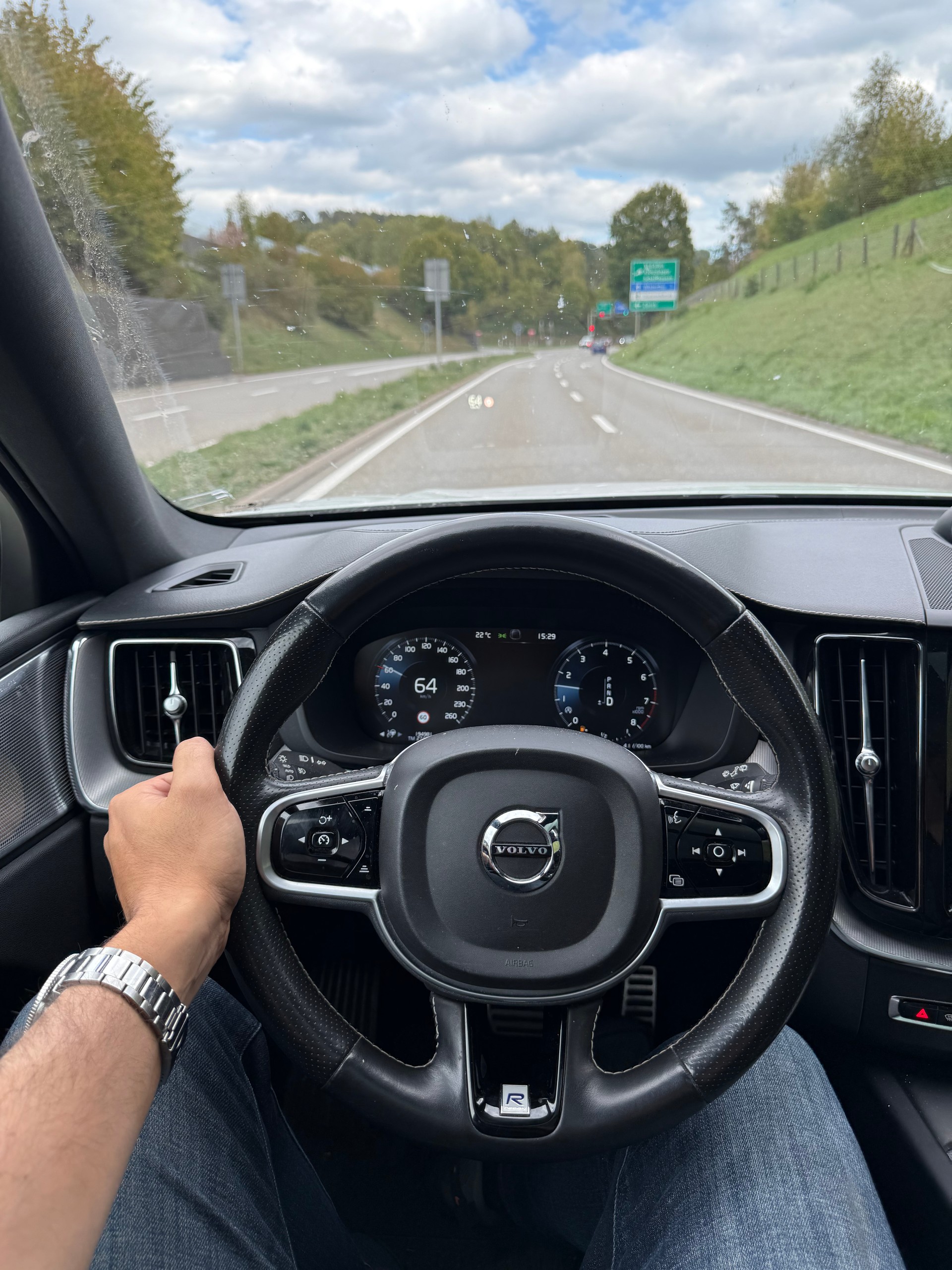 VOLVO XC60 T6 AWD R-Design Geartronic-image-7